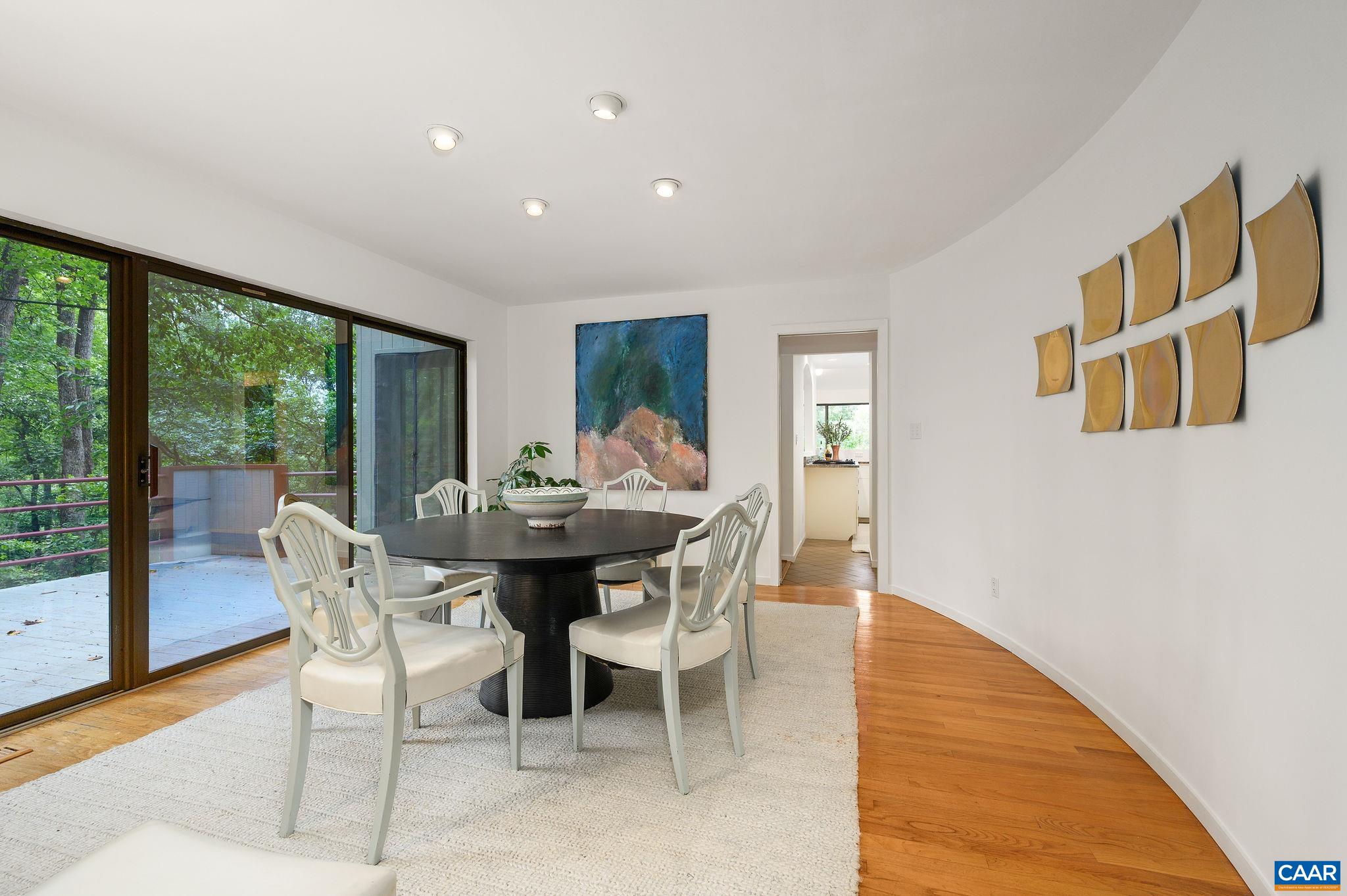428 ROOKWOOD DR