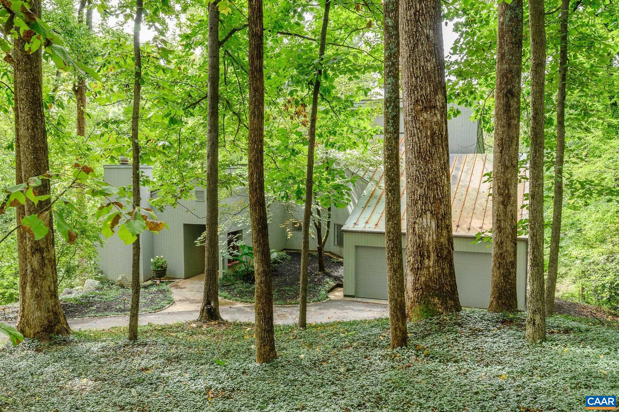 428 ROOKWOOD DR