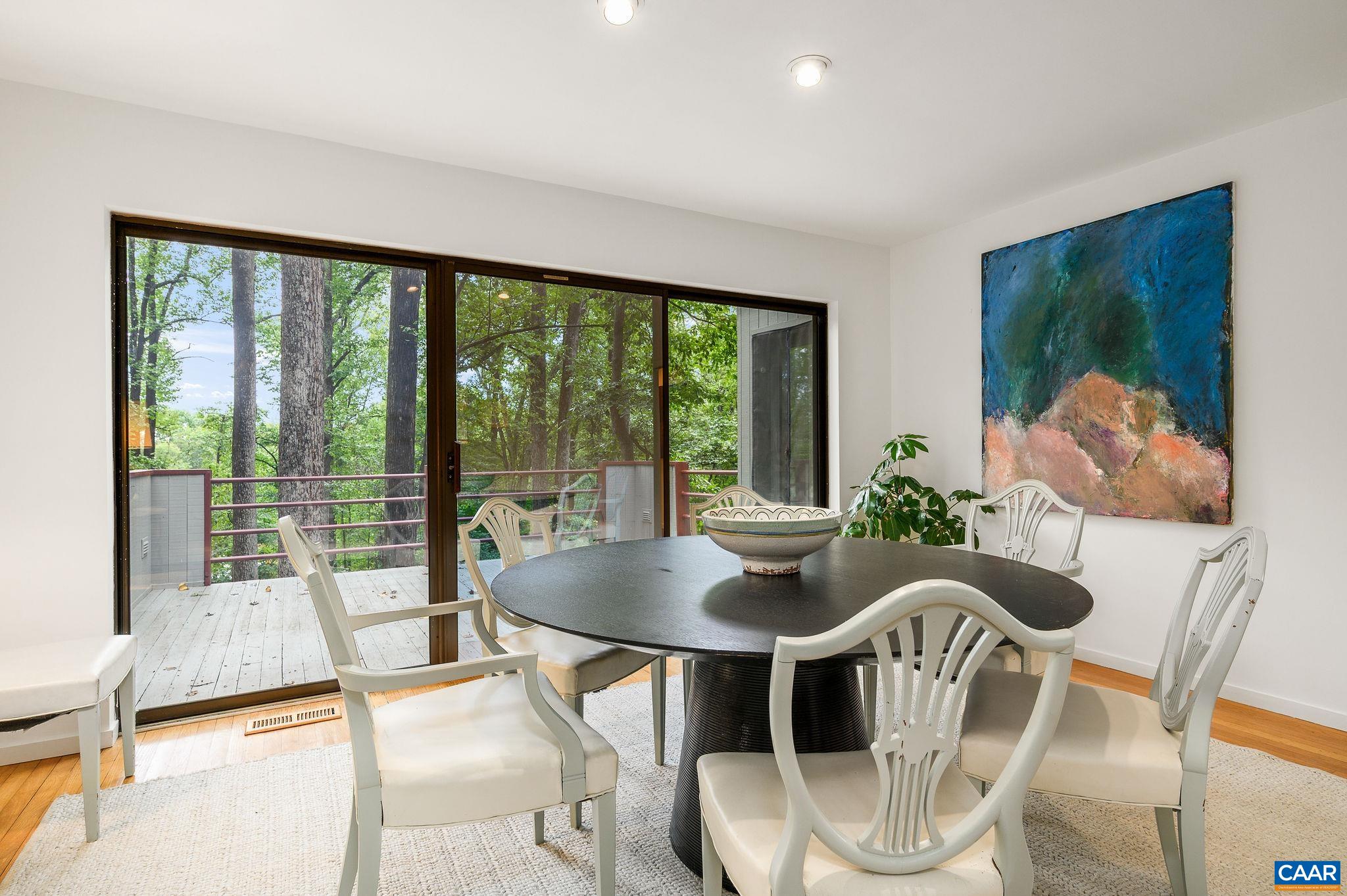 428 ROOKWOOD DR