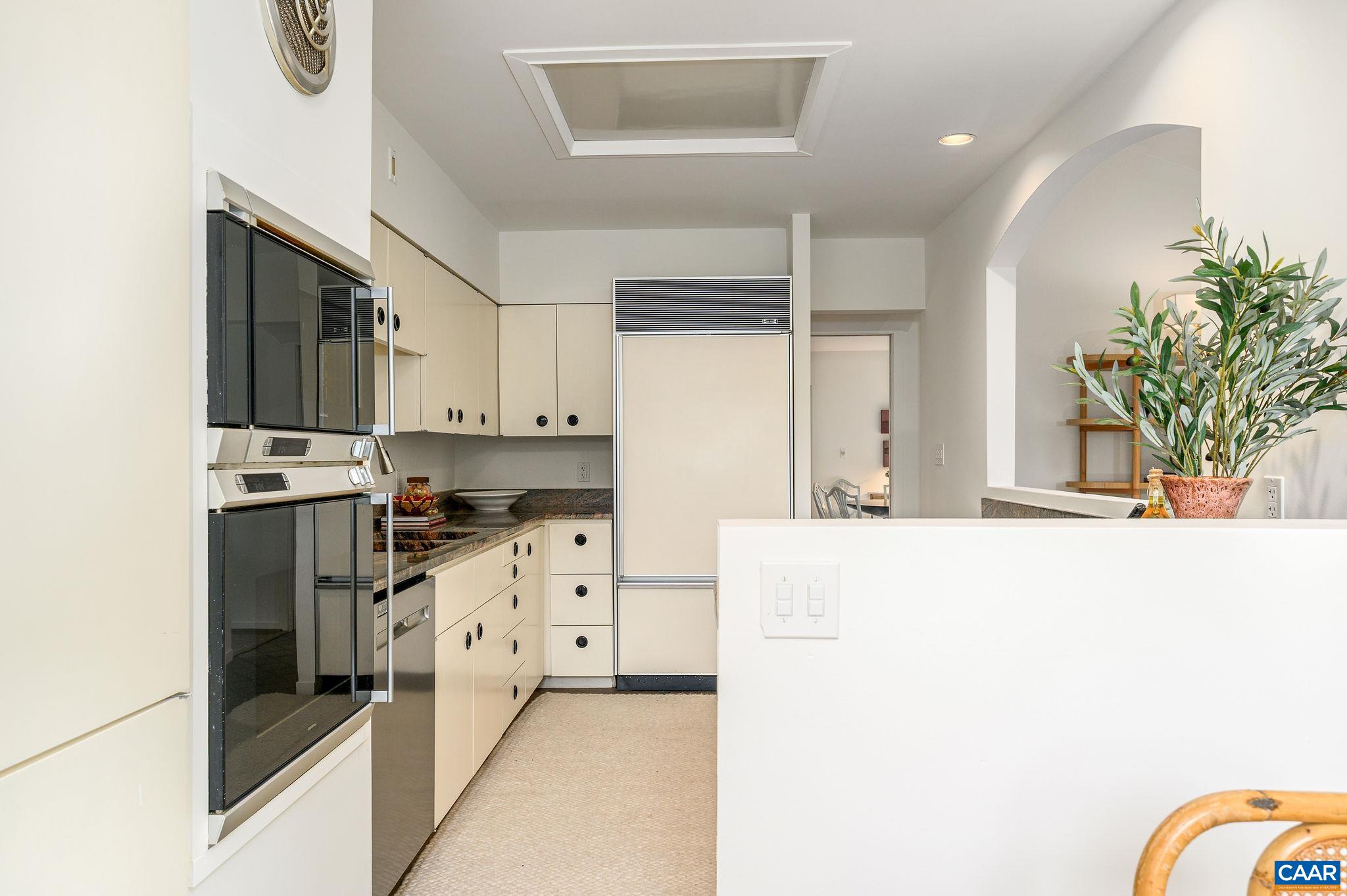 428 ROOKWOOD DR