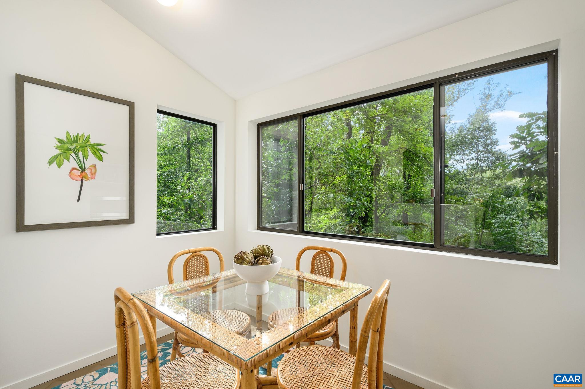 428 ROOKWOOD DR
