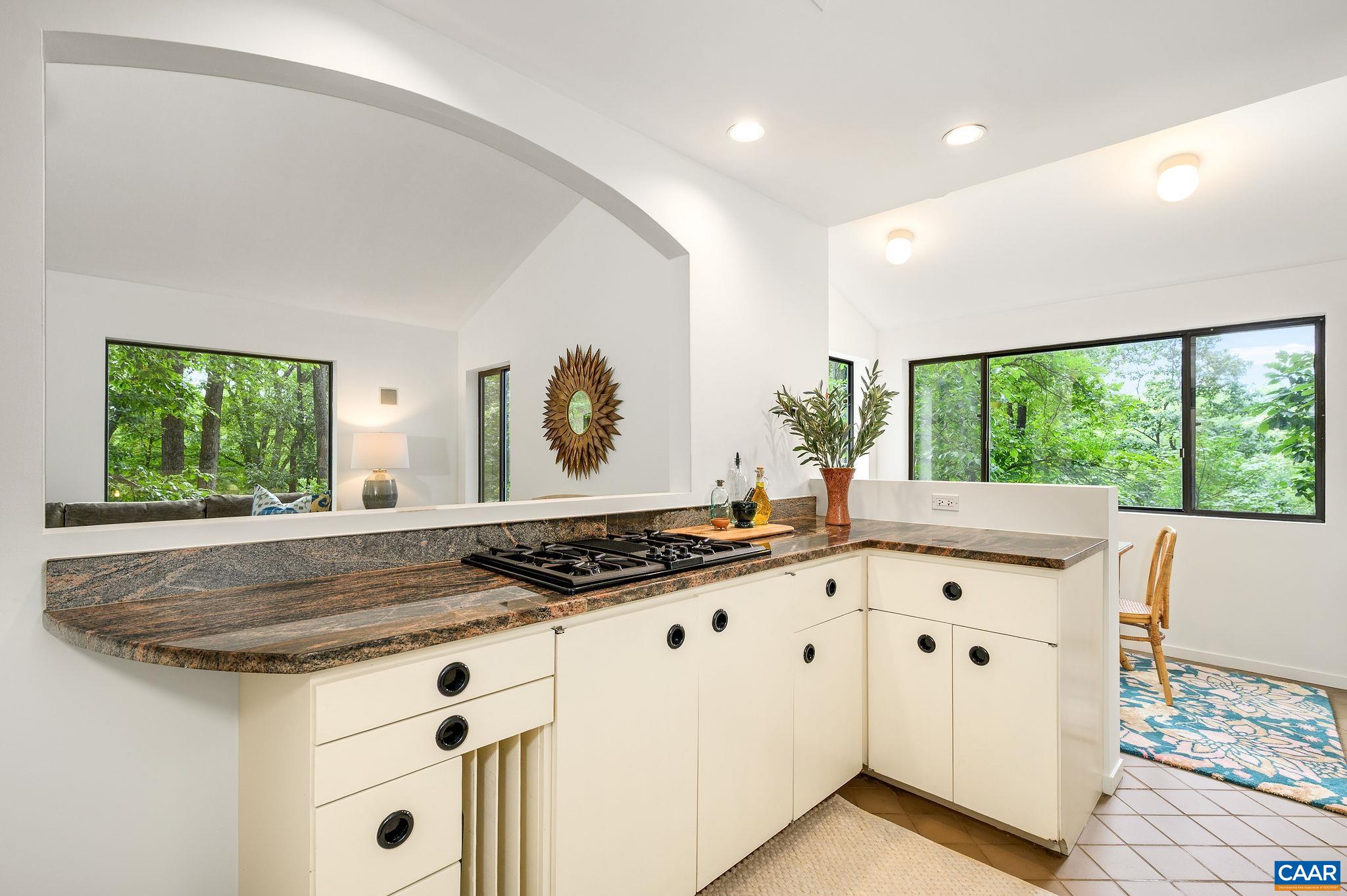 428 ROOKWOOD DR