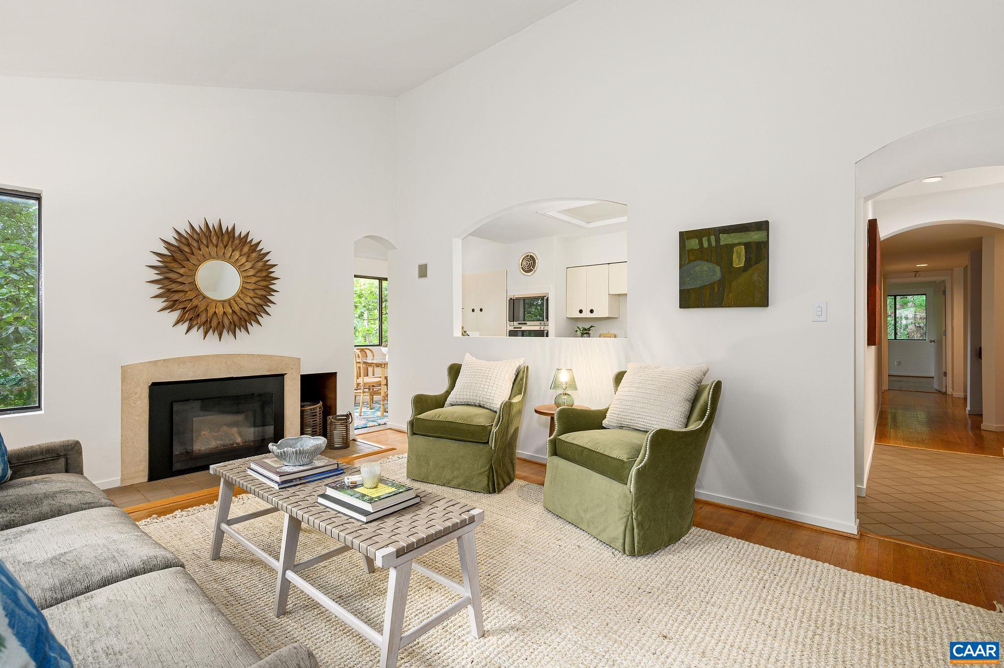 428 ROOKWOOD DR