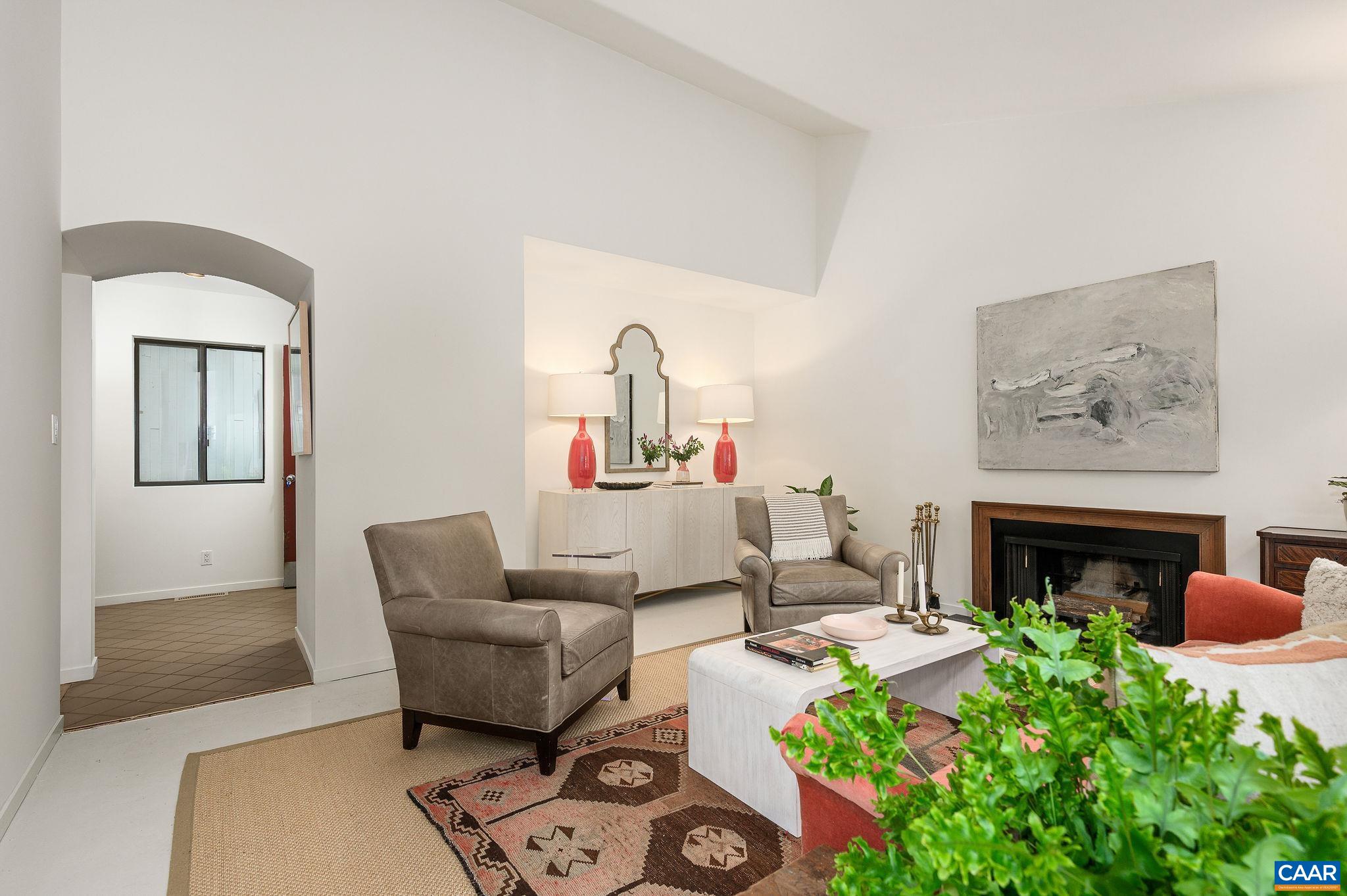 428 ROOKWOOD DR