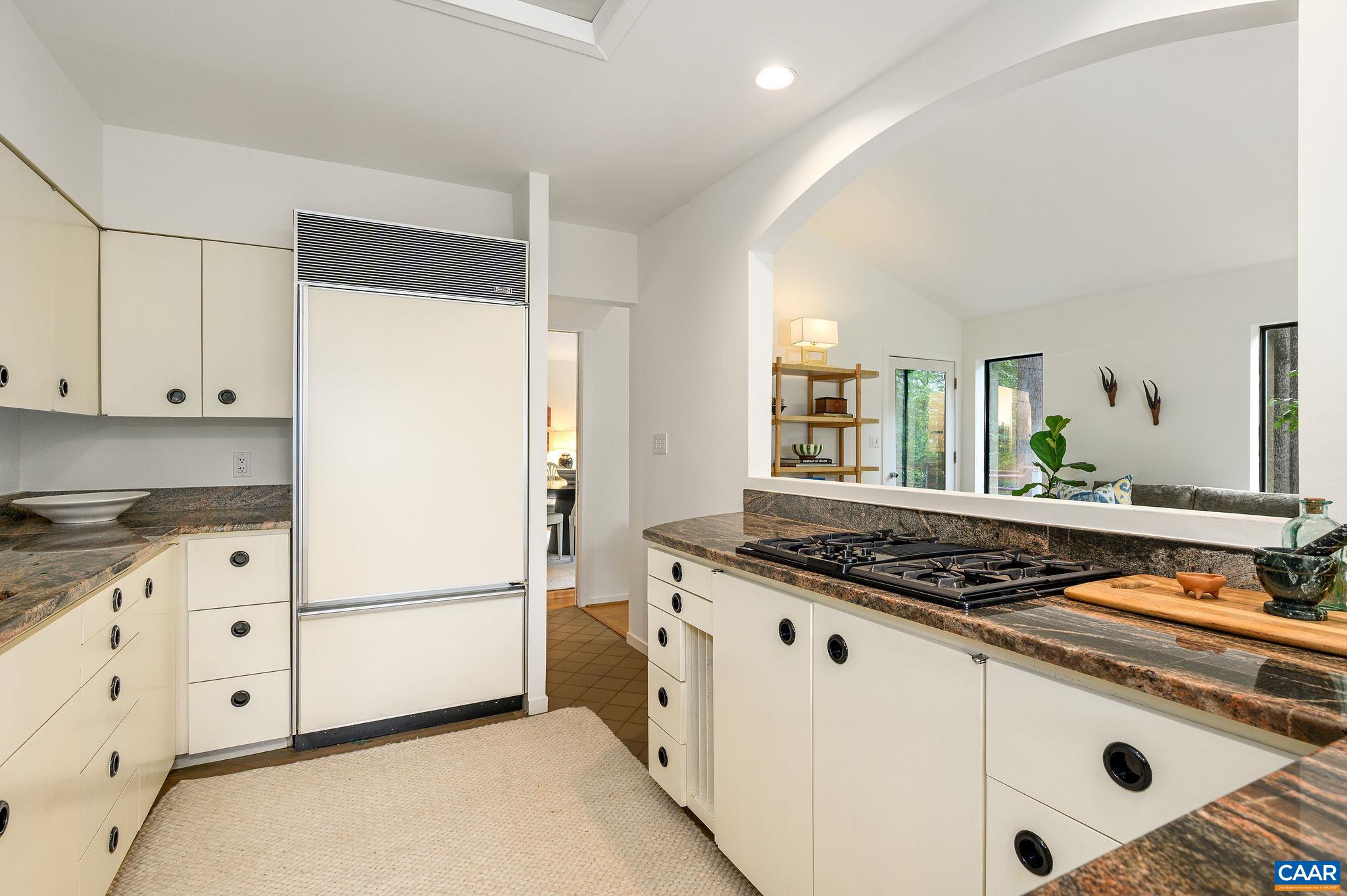 428 ROOKWOOD DR