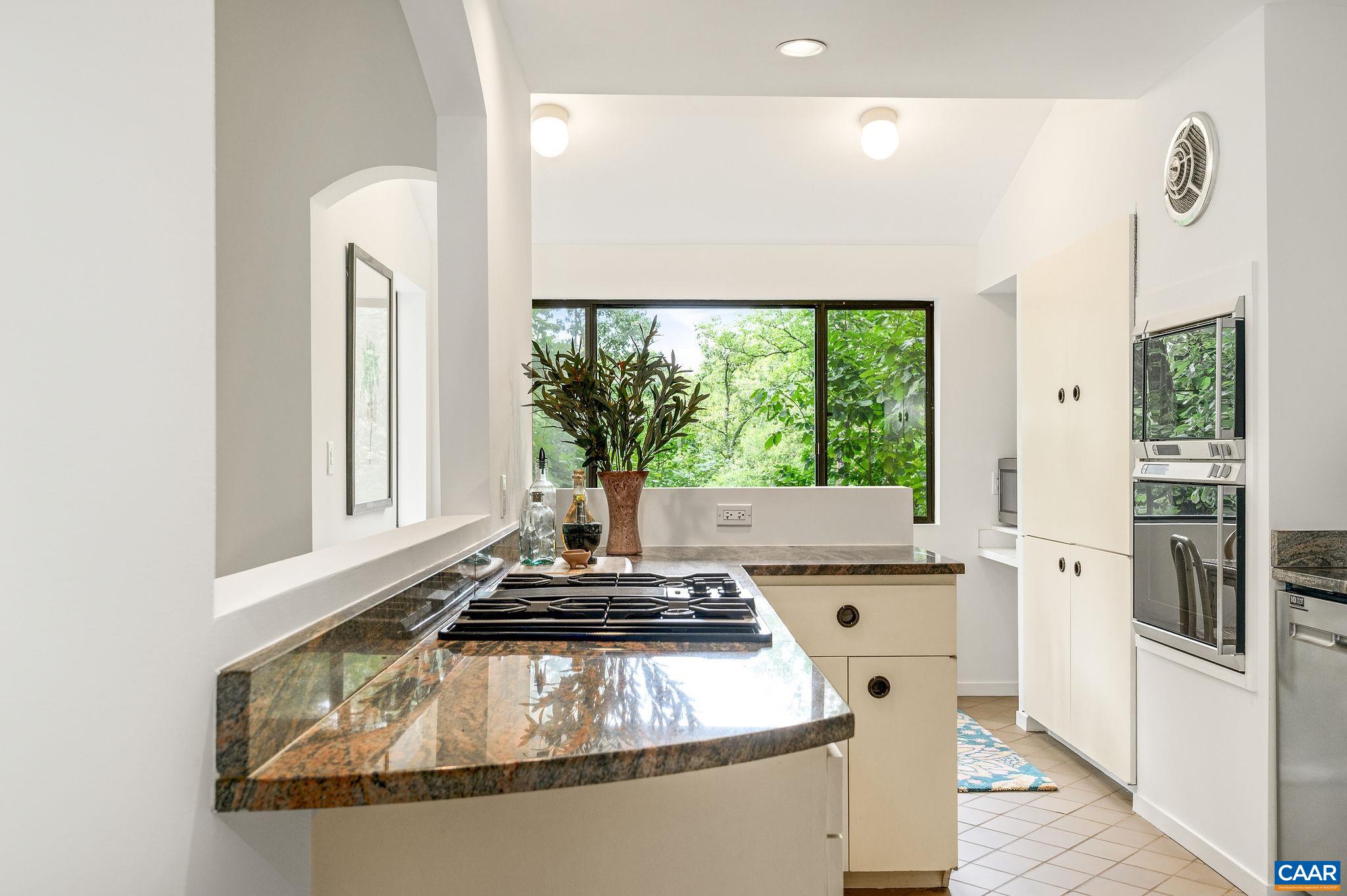 428 ROOKWOOD DR