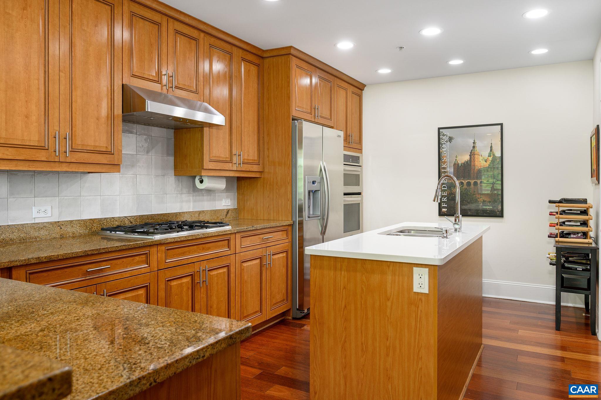210 NE 10TH ST Unit: 401