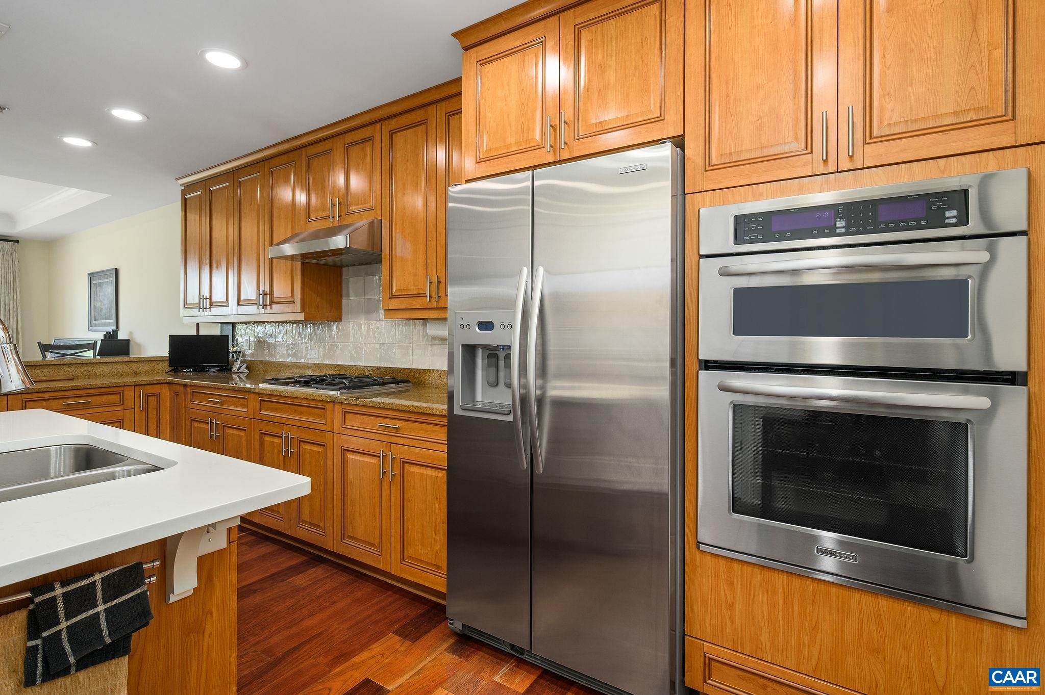 210 NE 10TH ST Unit: 401