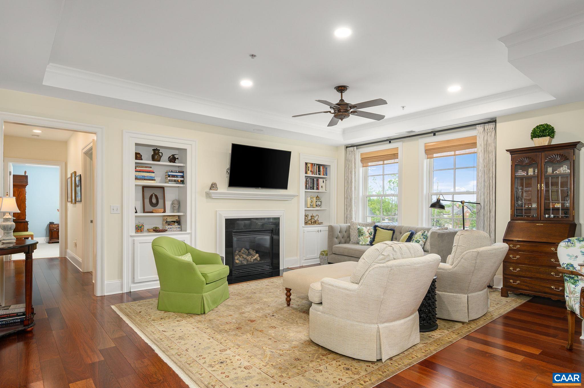 210 NE 10TH ST Unit: 401