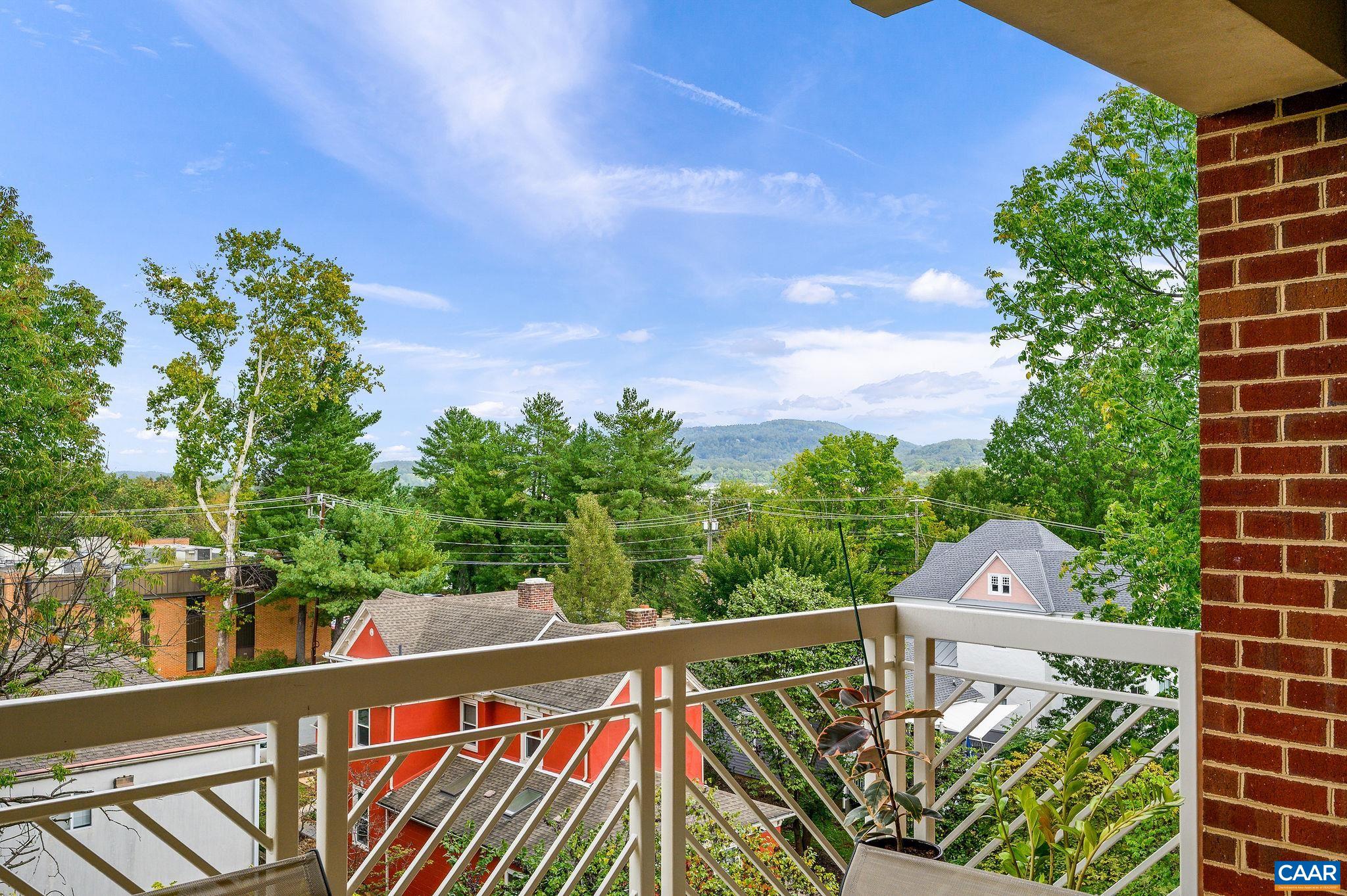 210 NE 10TH ST Unit: 401