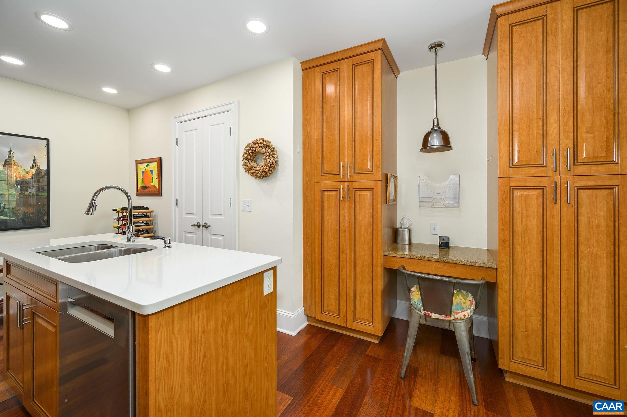 210 NE 10TH ST Unit: 401