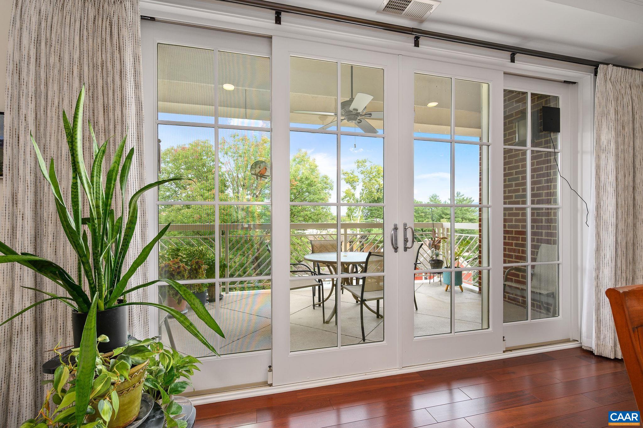 210 NE 10TH ST Unit: 401
