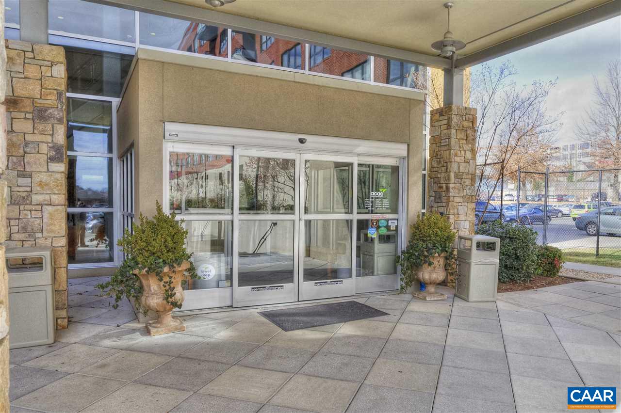 210 NE 10TH ST Unit: 401