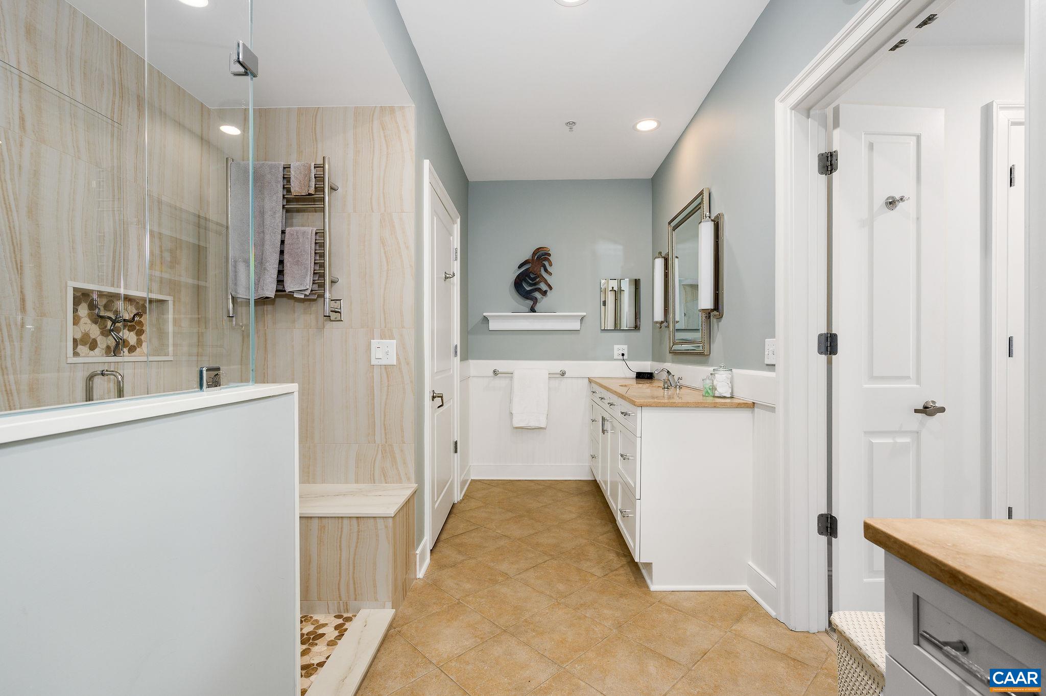 210 NE 10TH ST Unit: 401