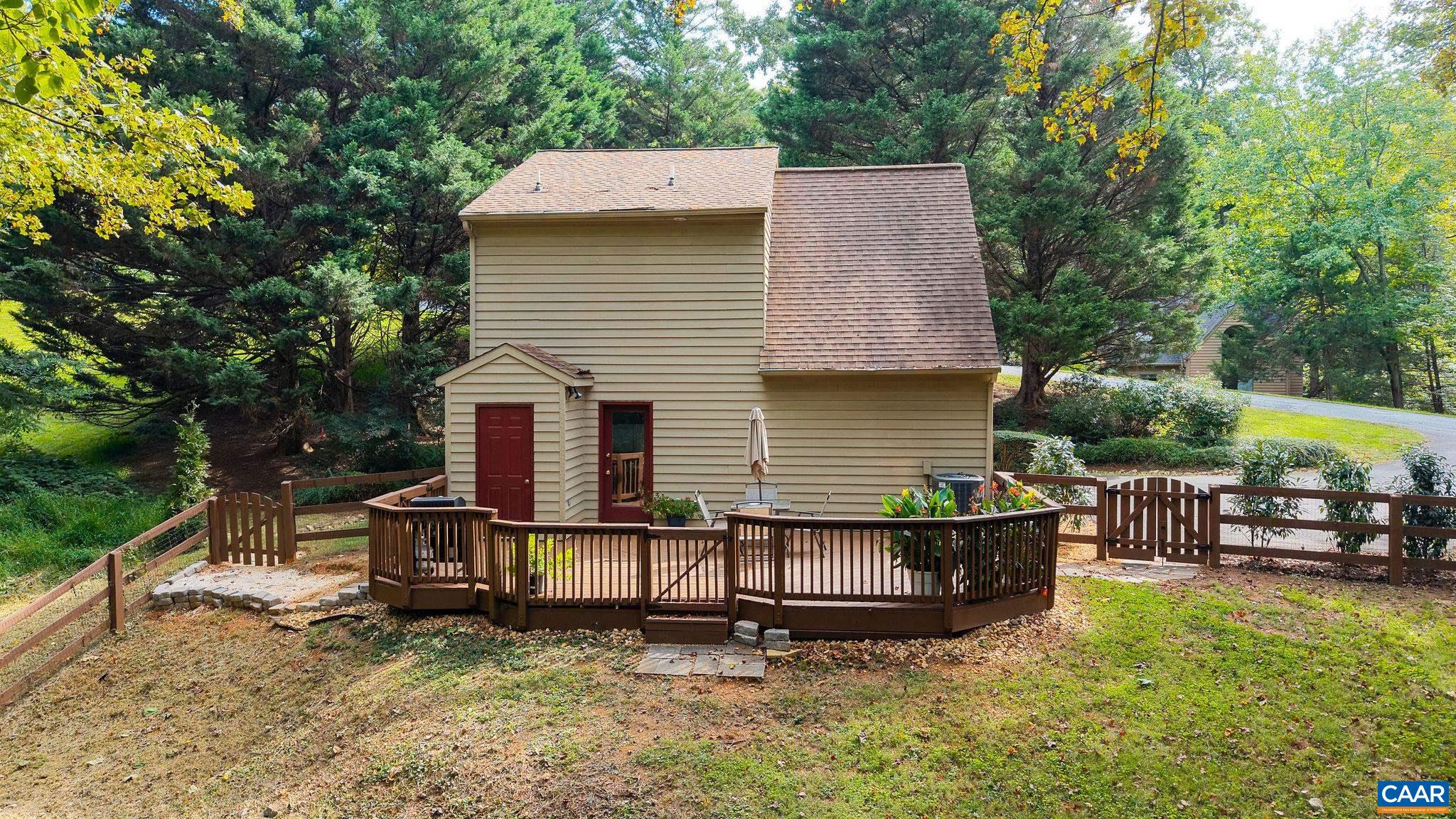 220 HOMESTEAD LN