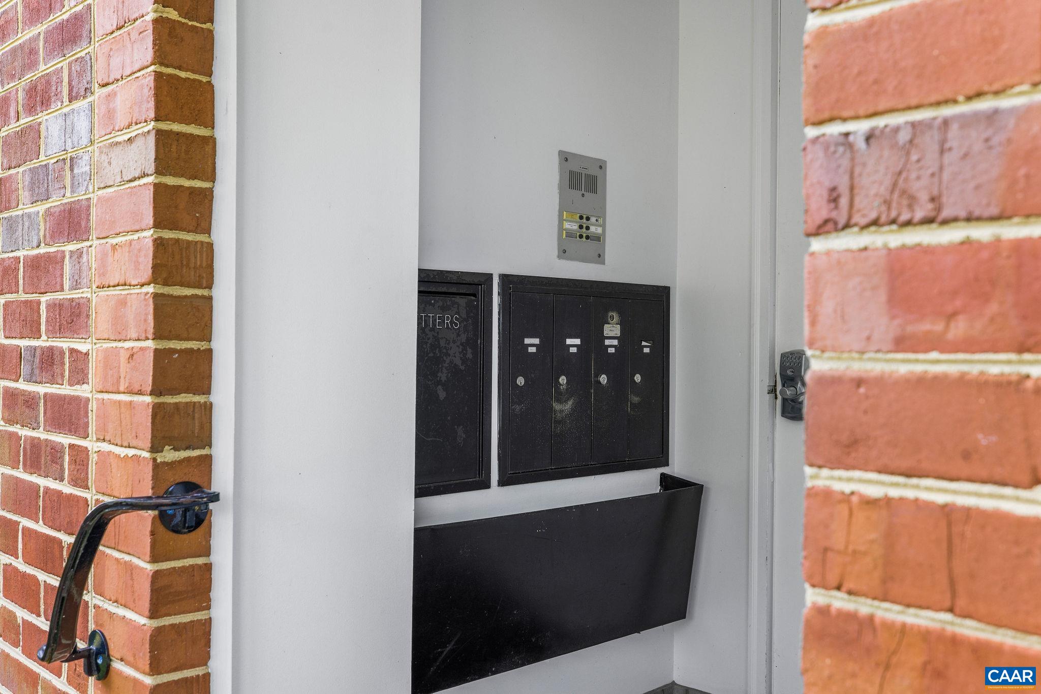 508 WORTHINGTON DR Unit: B