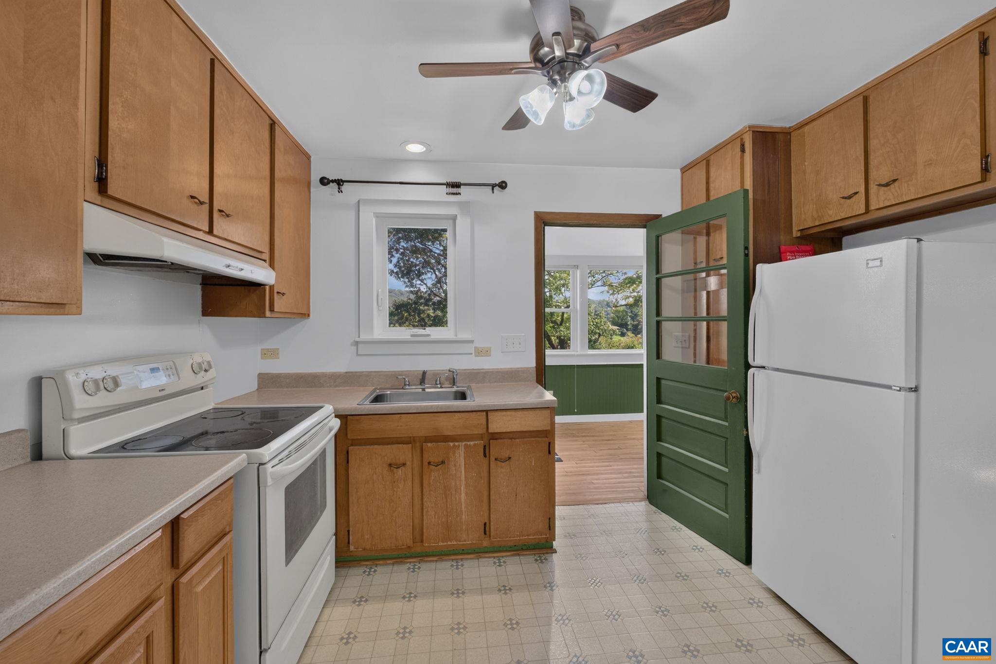 1206 BLAND CIR
