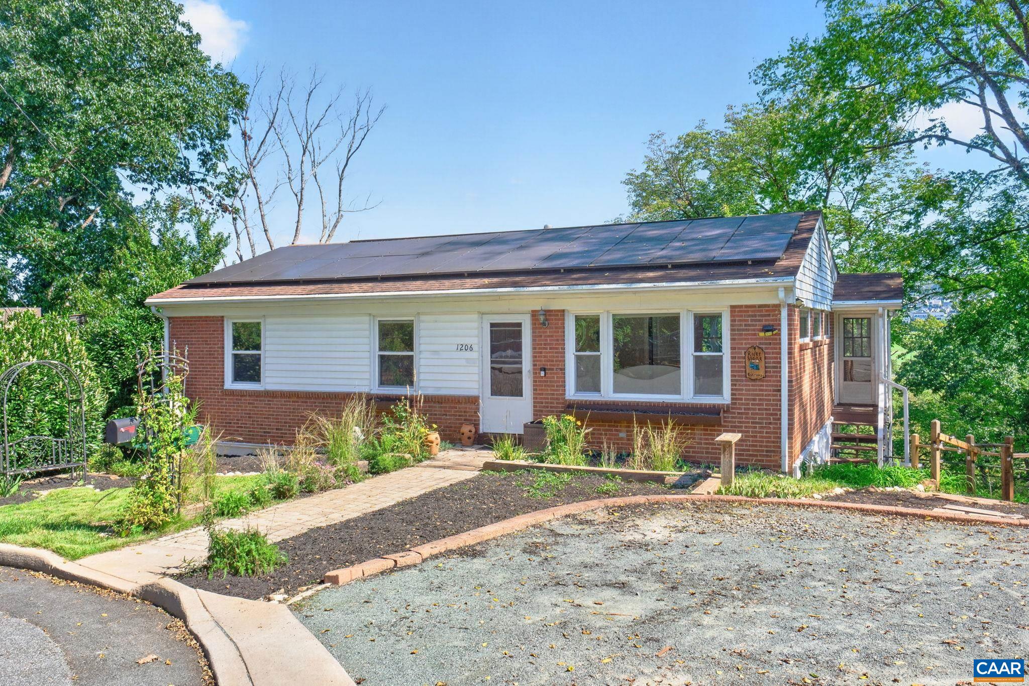 1206 BLAND CIR