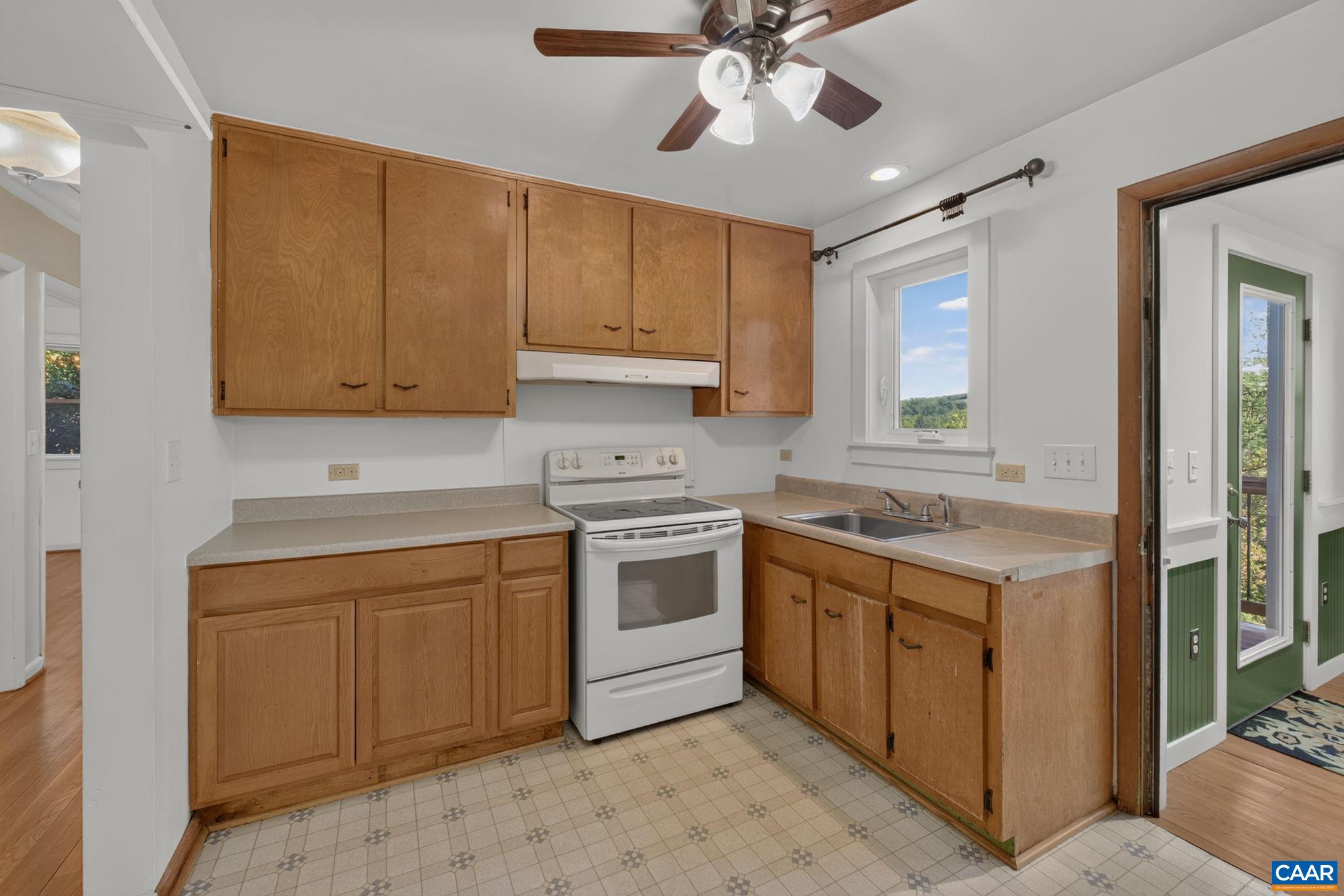 1206 BLAND CIR