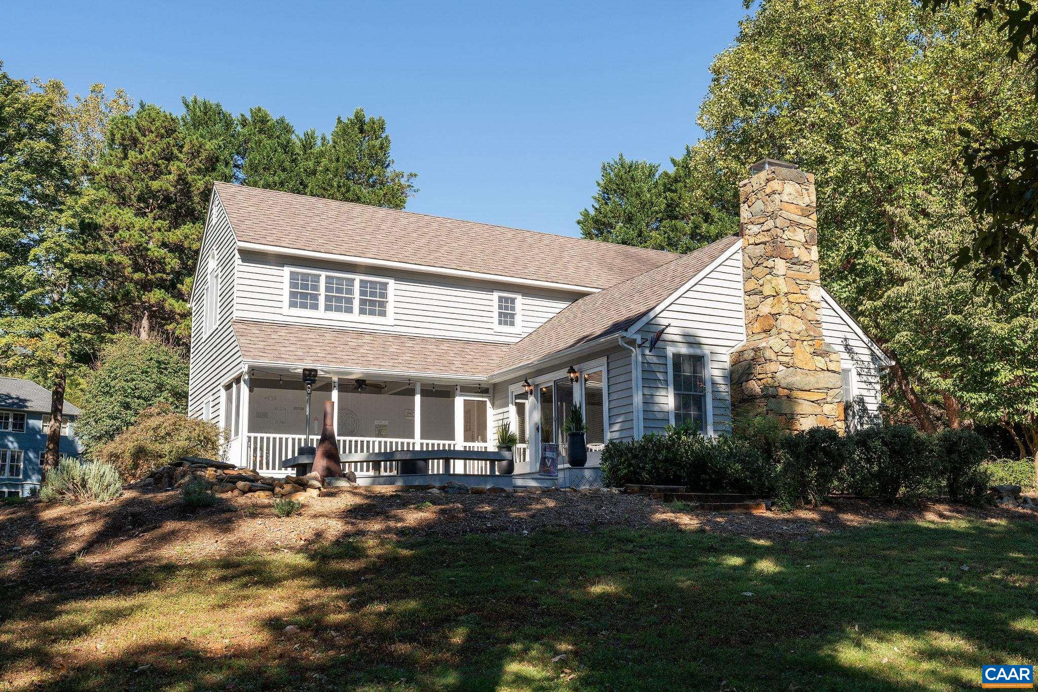 105 APPLE LN