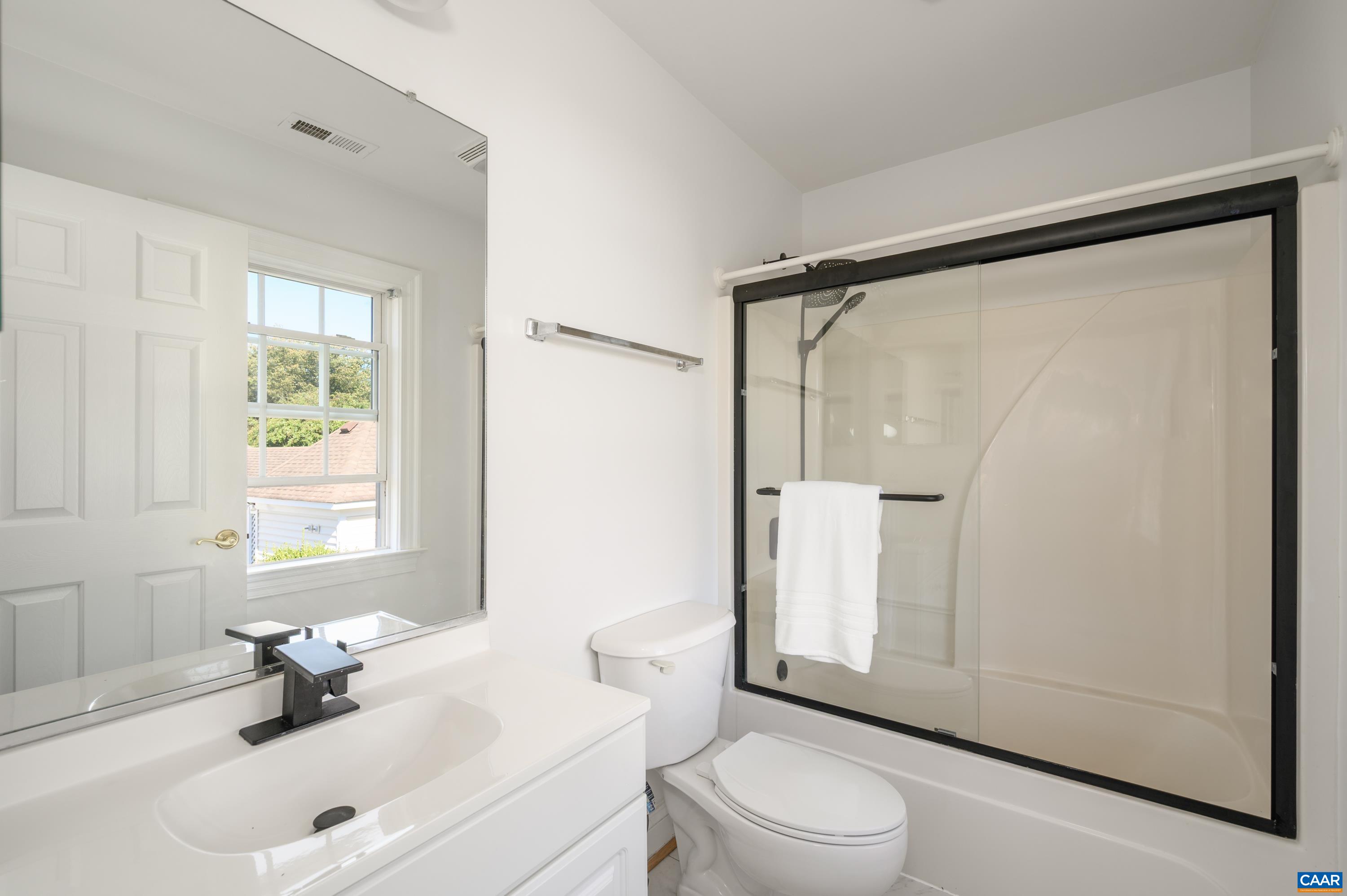 3310 TURNBERRY CIR