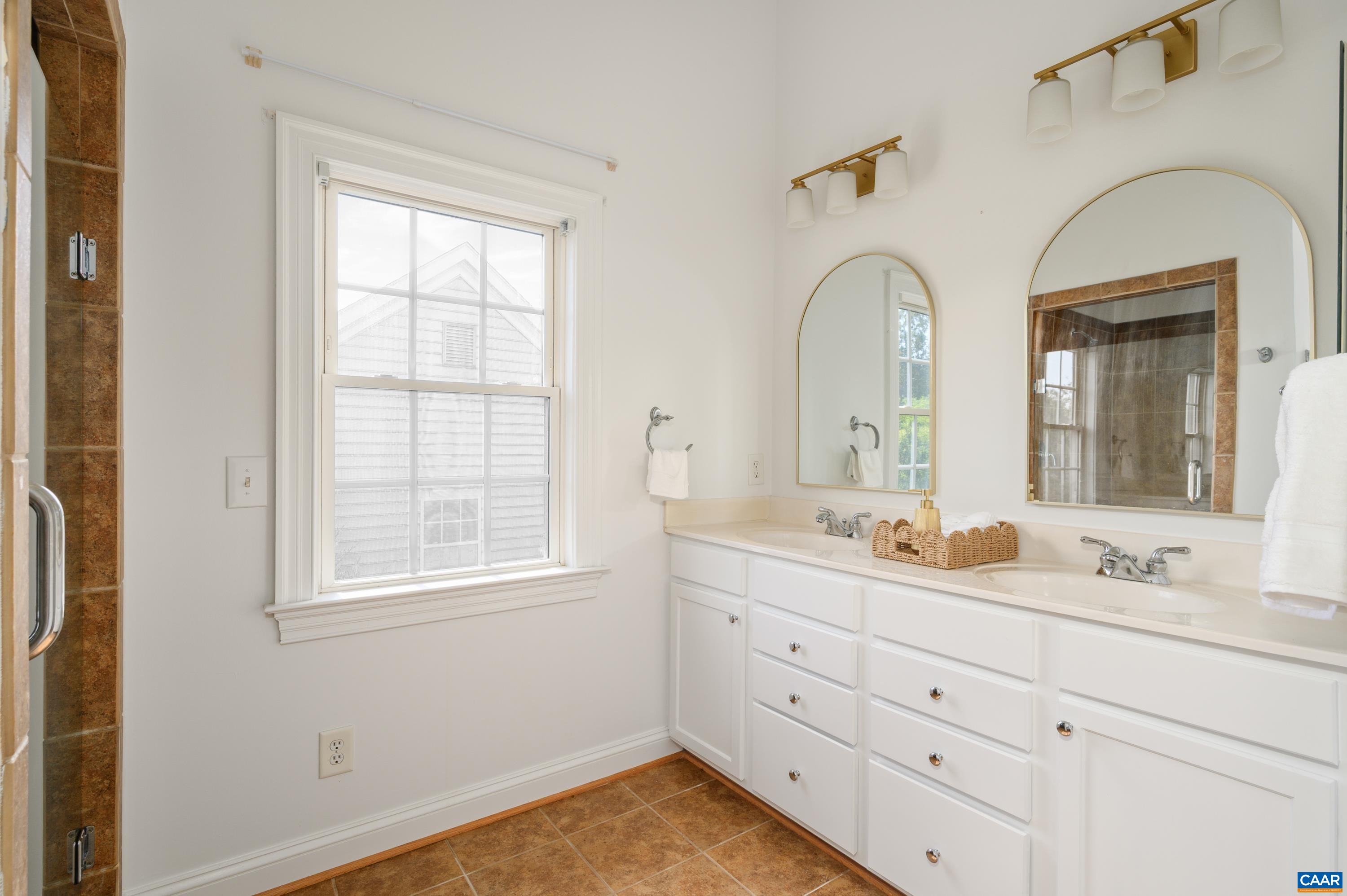 3310 TURNBERRY CIR