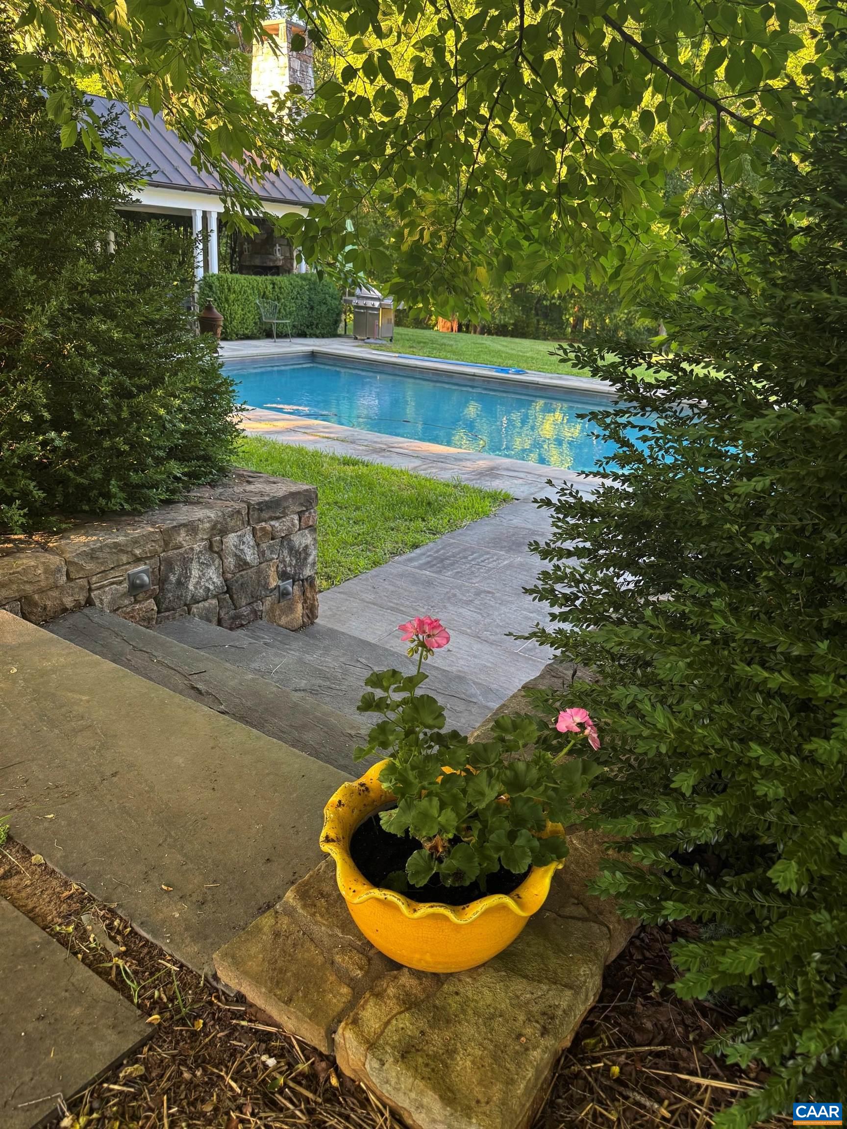 2916 LANGFORD DR