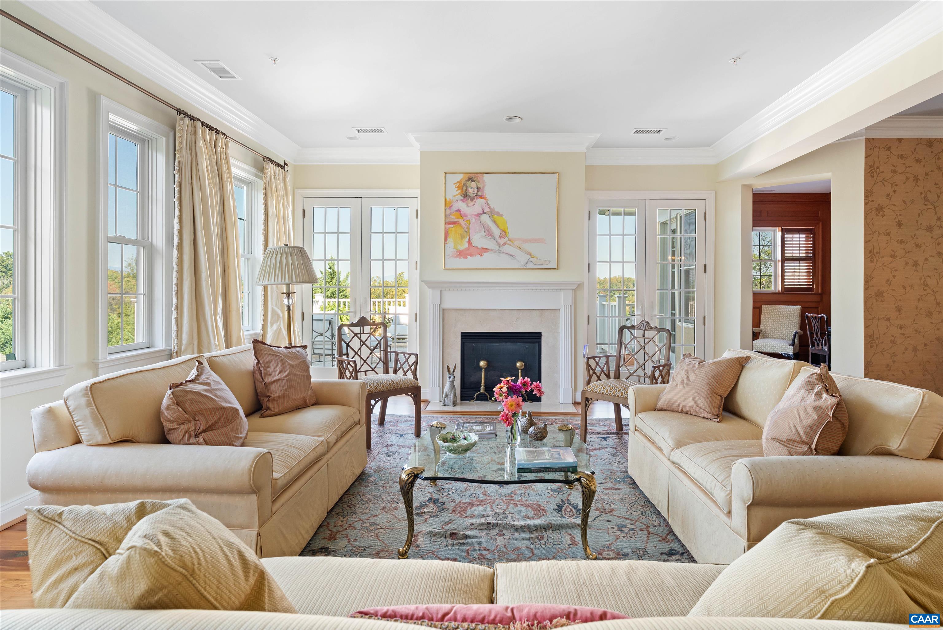 435 WHITE GABLES LN Unit: 302