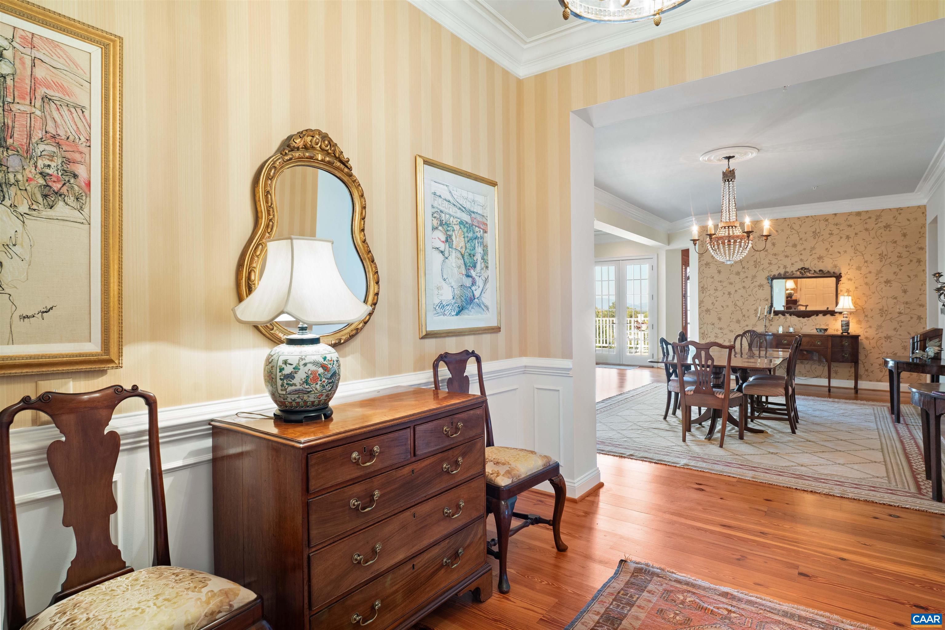 435 WHITE GABLES LN Unit: 302
