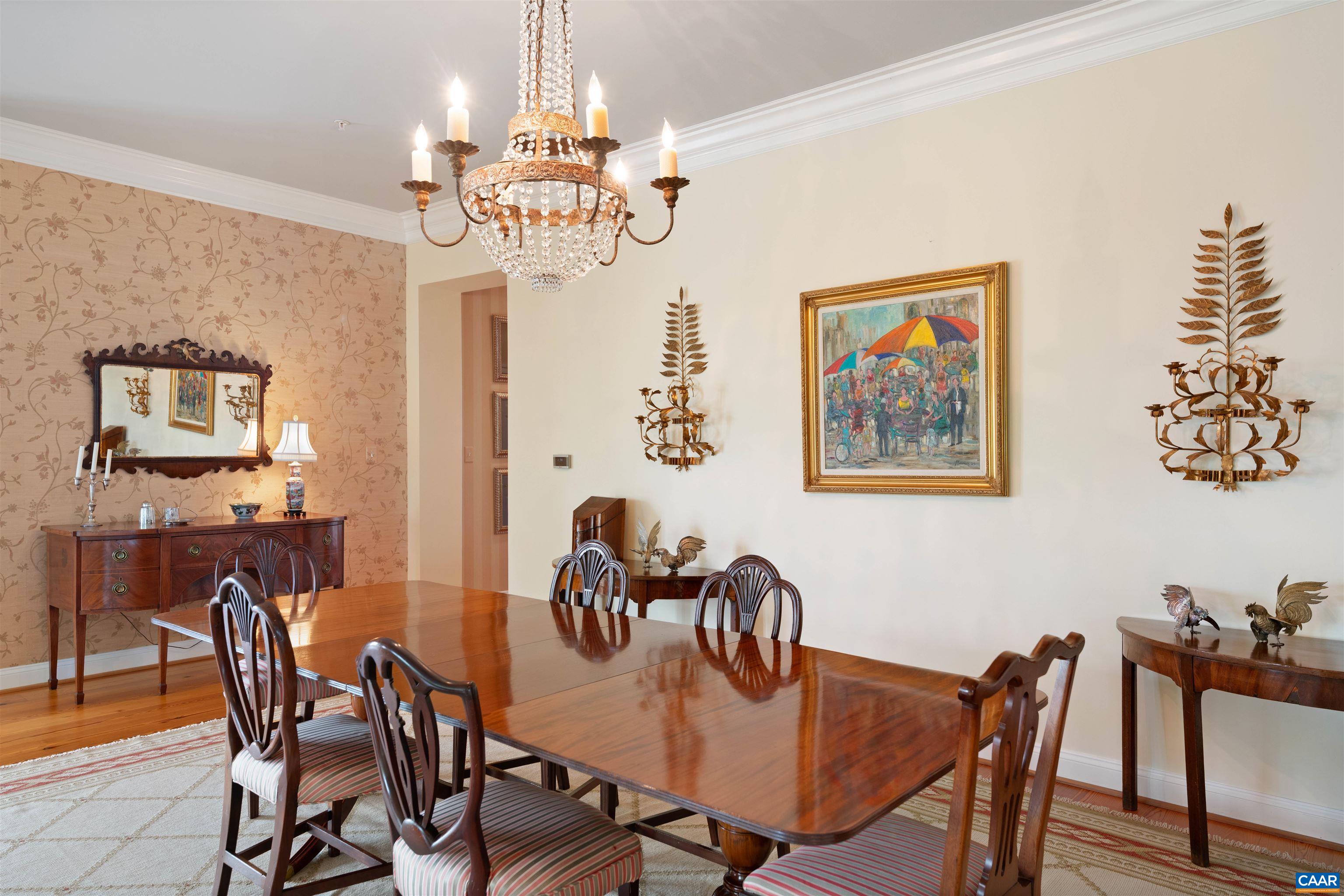 435 WHITE GABLES LN Unit: 302
