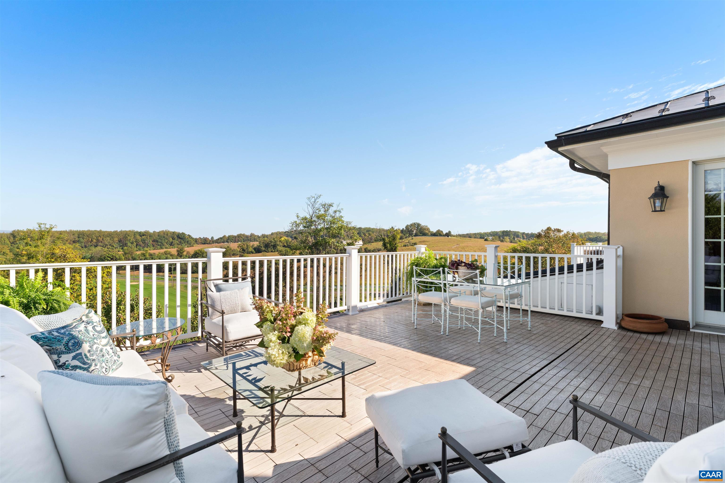 435 WHITE GABLES LN Unit: 302