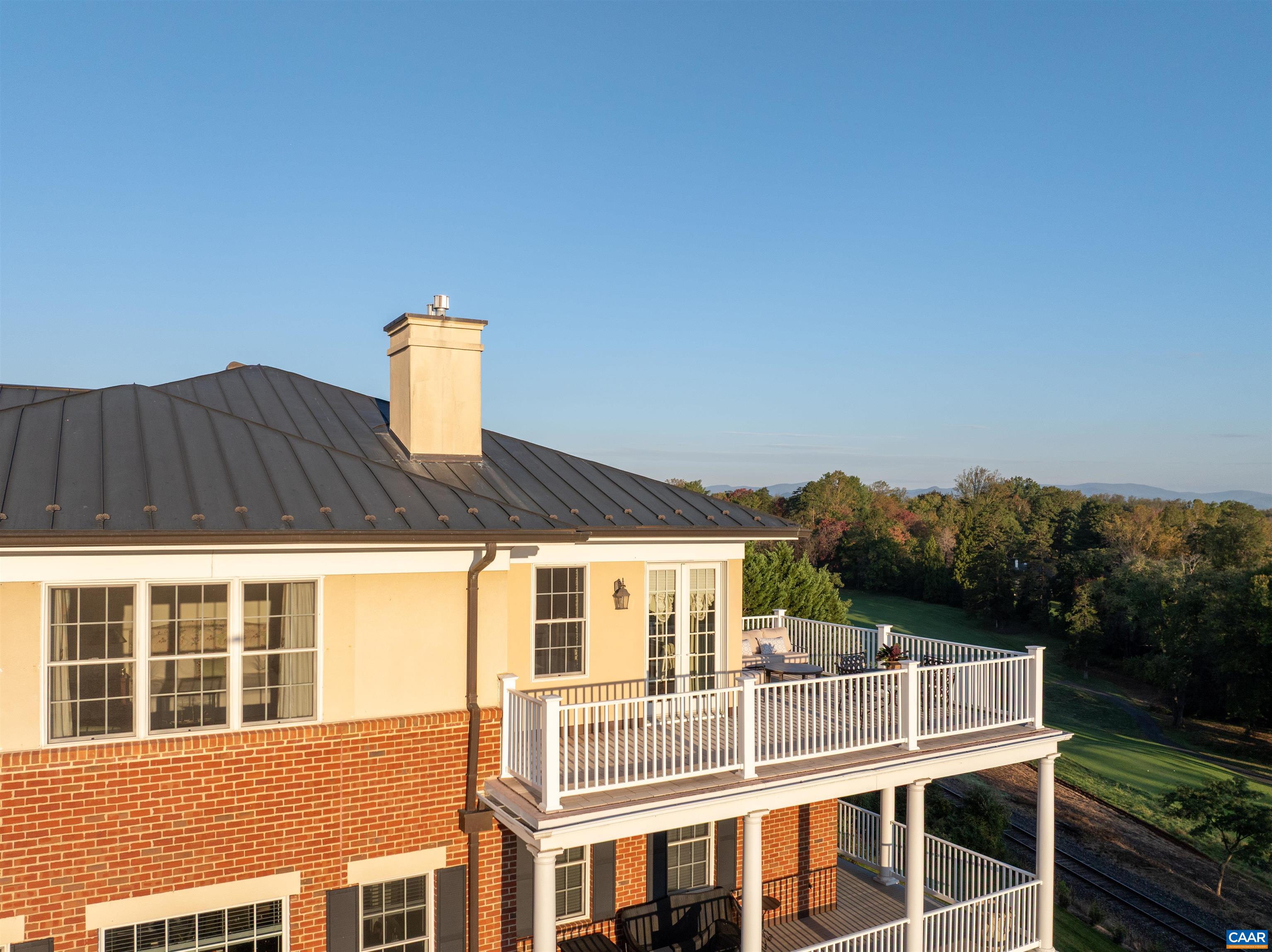 435 WHITE GABLES LN Unit: 302