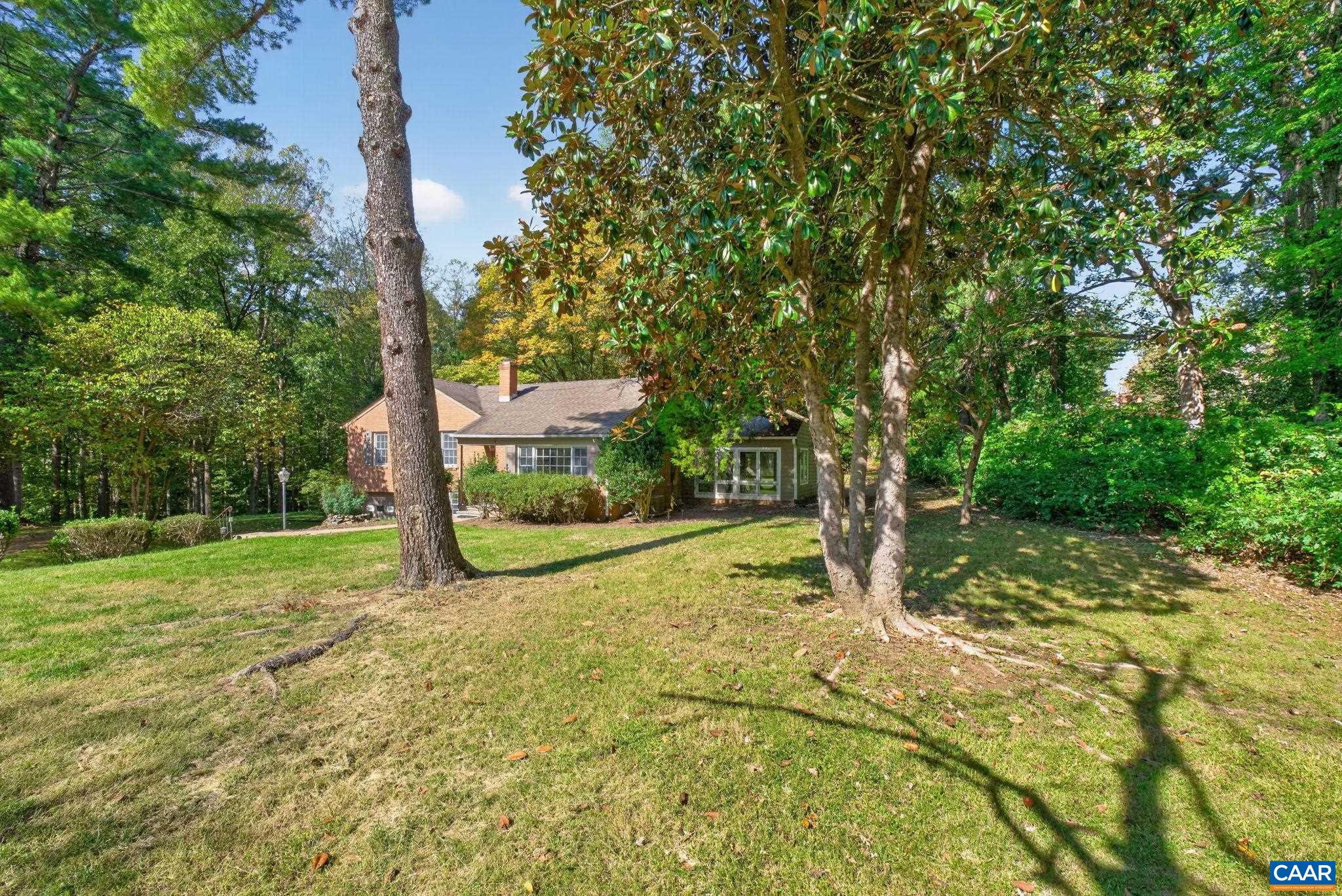 1044 MILTON DR