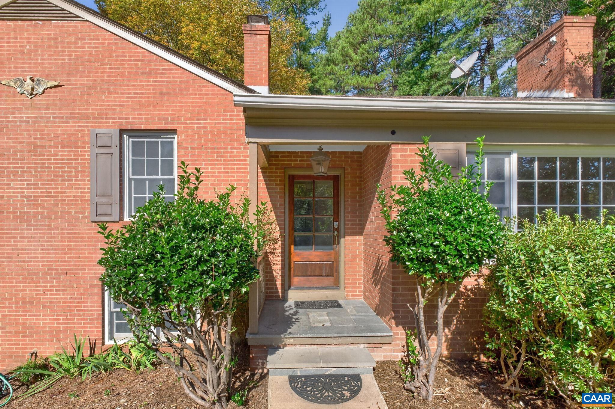 1044 MILTON DR