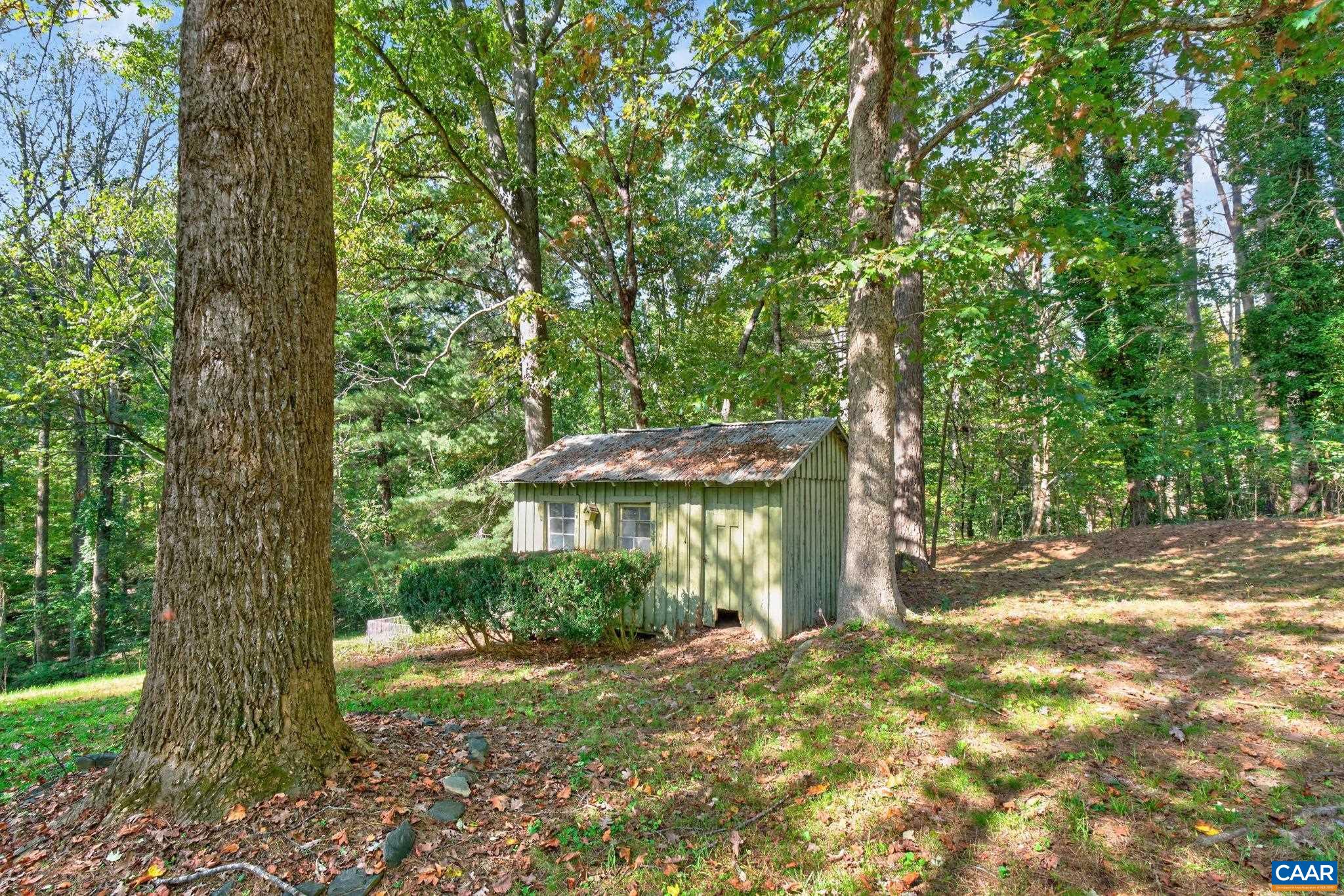 1044 MILTON DR