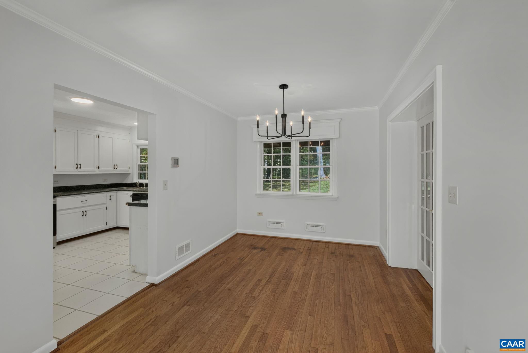 1044 MILTON DR