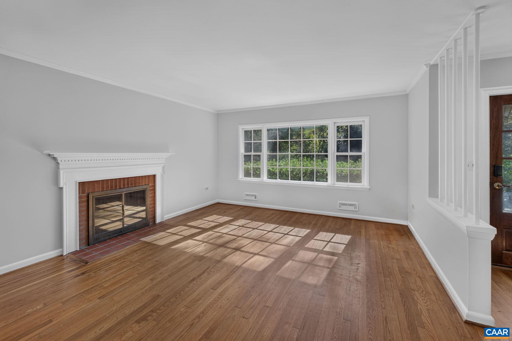 1044 MILTON DR