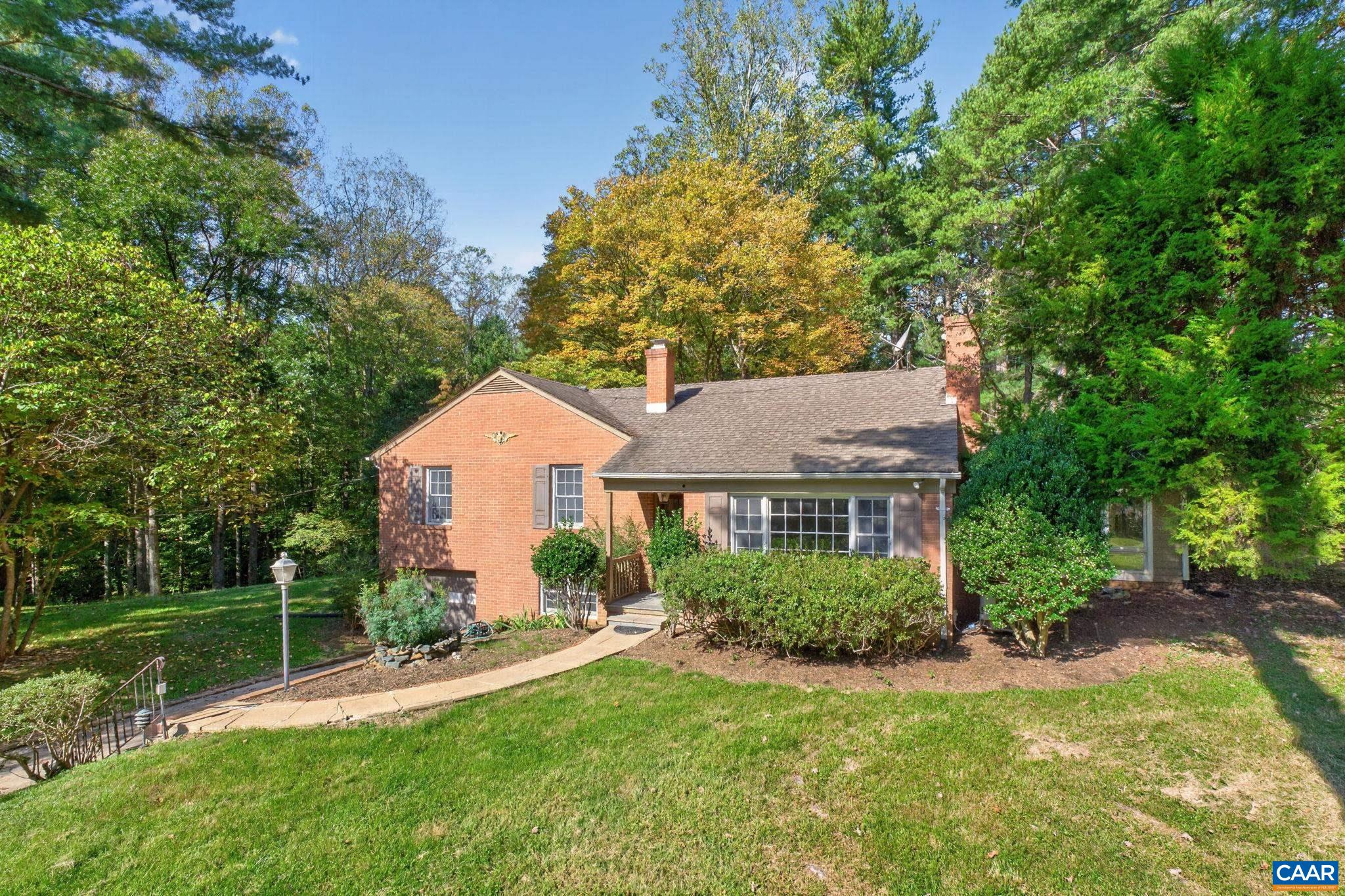 1044 MILTON DR