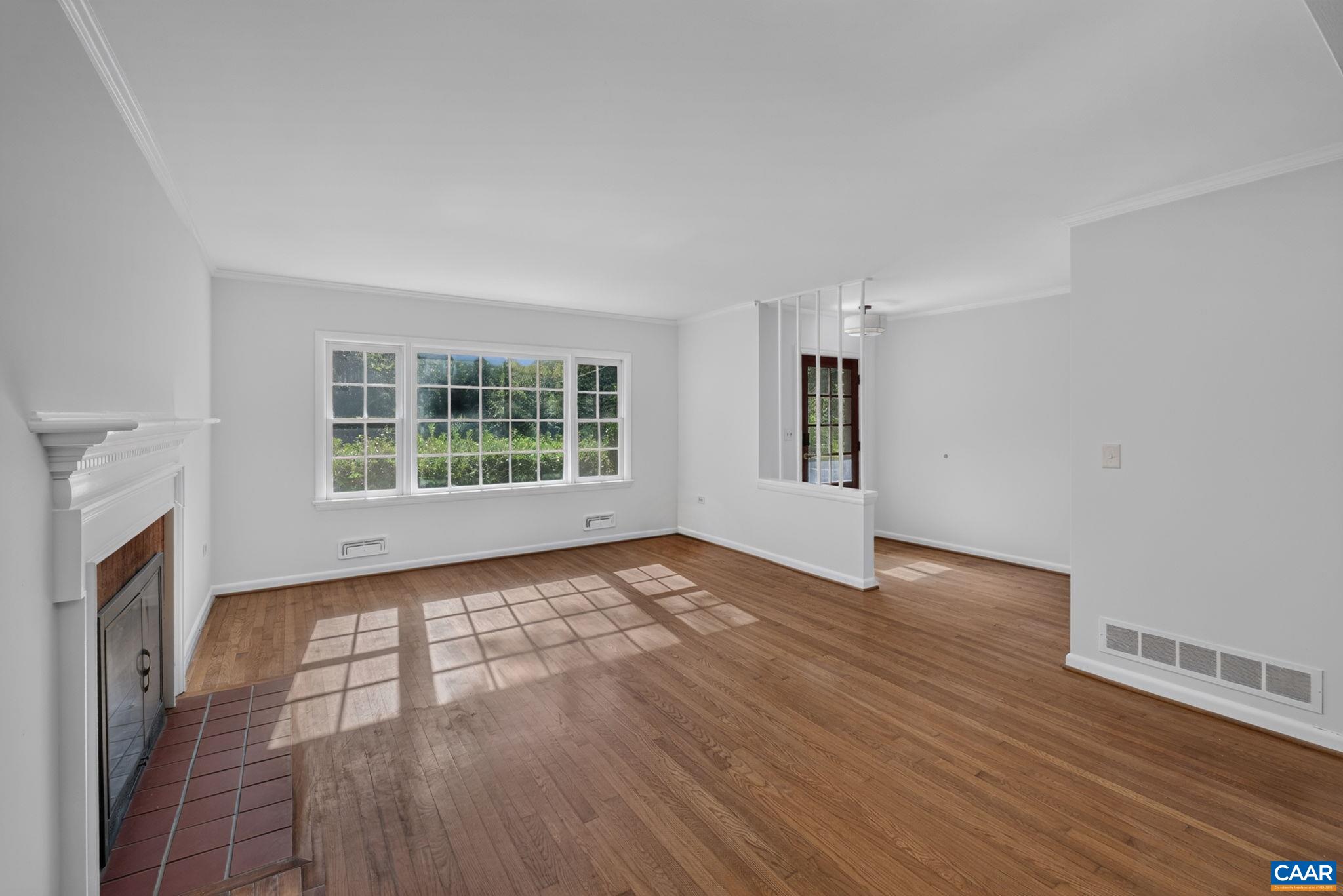 1044 MILTON DR