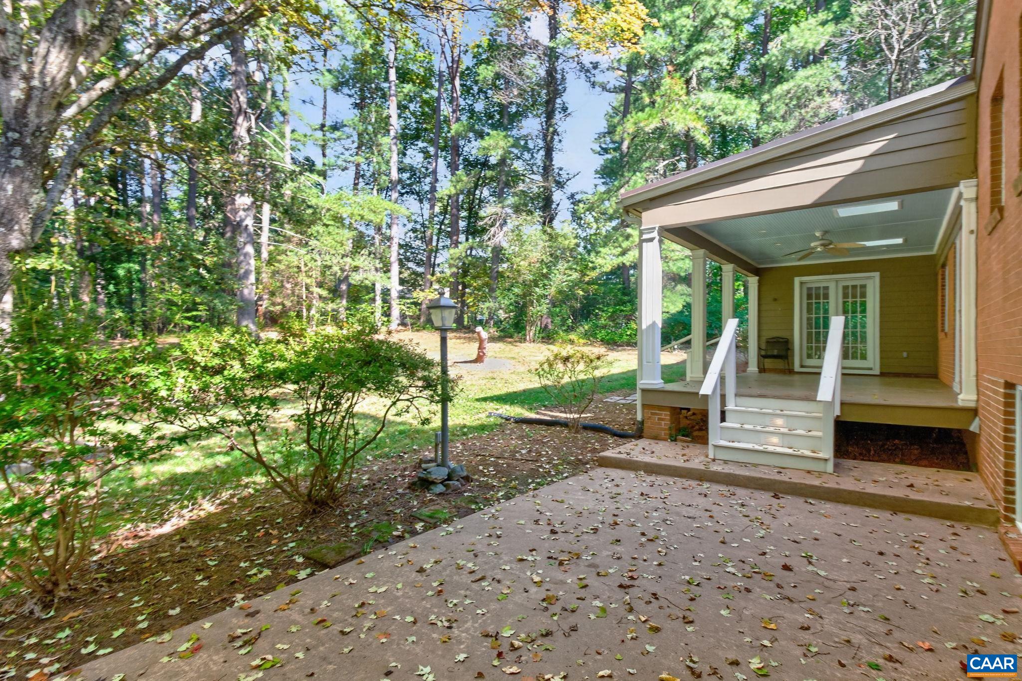 1044 MILTON DR