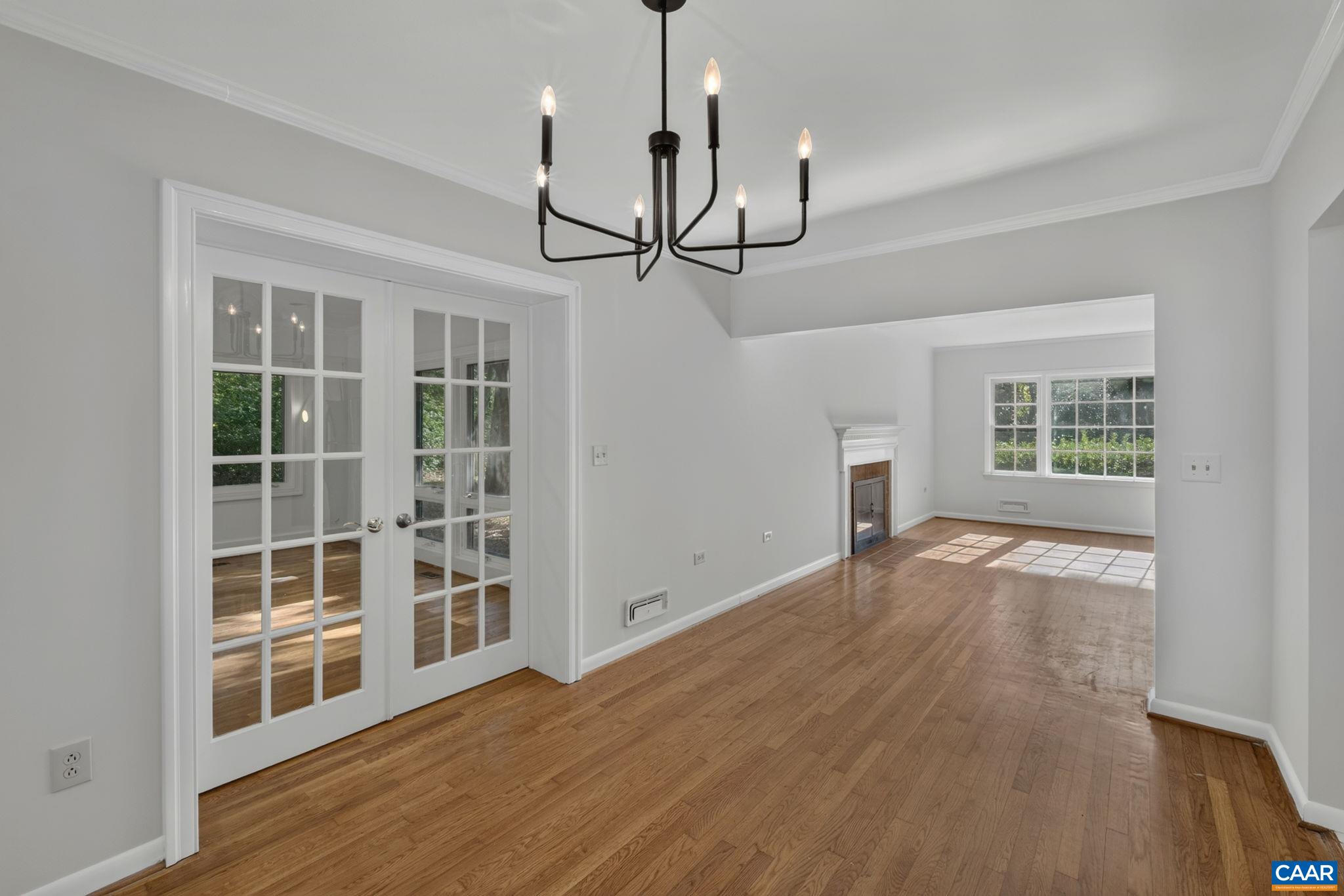 1044 MILTON DR