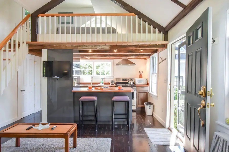 9 Youngs Ct Unit: -