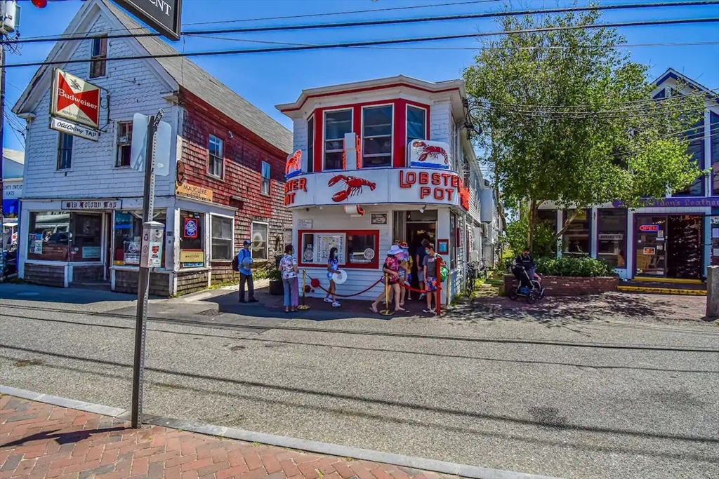 9 Youngs Ct Unit: -