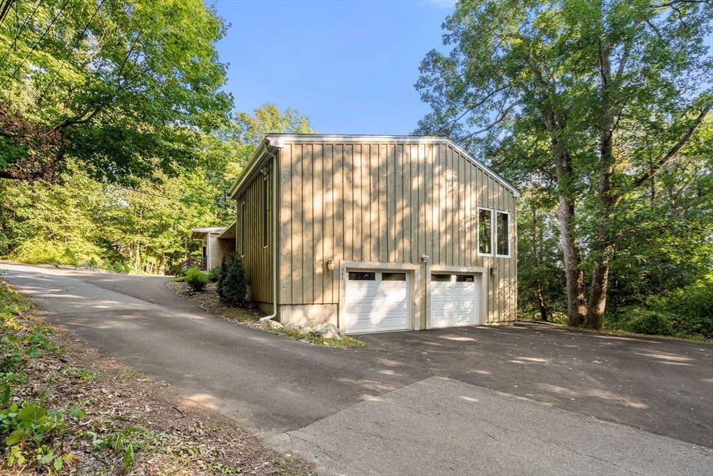 541 Edmands Rd