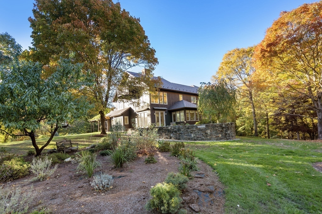 43 Valley Rd