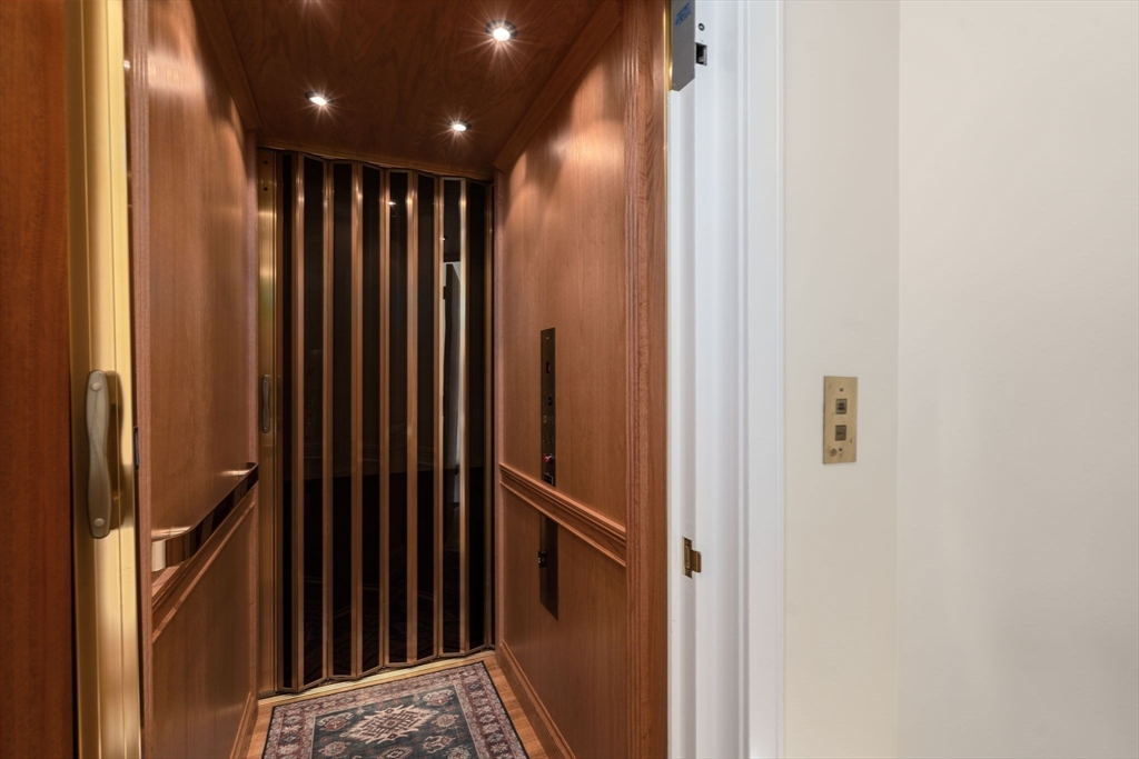 43 Valley Rd