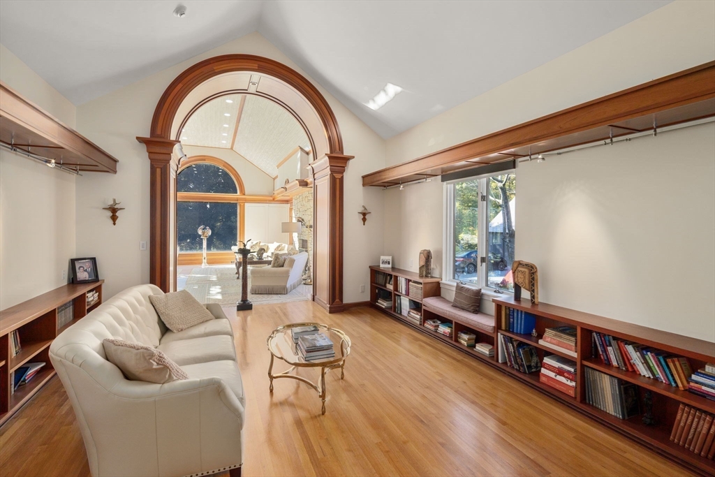 43 Valley Rd
