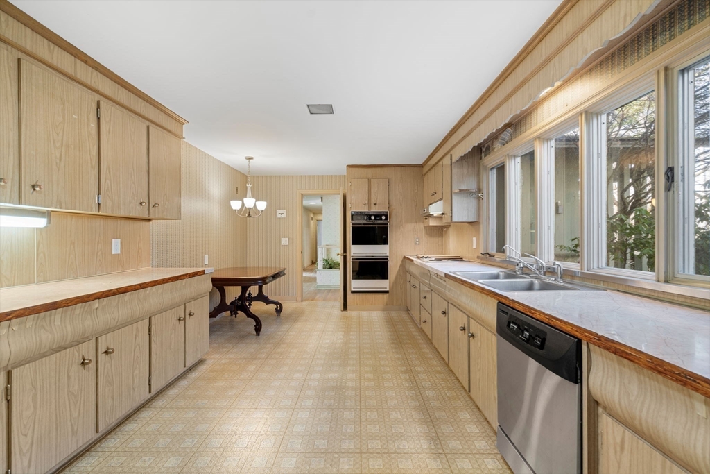 75 Maugus Ave