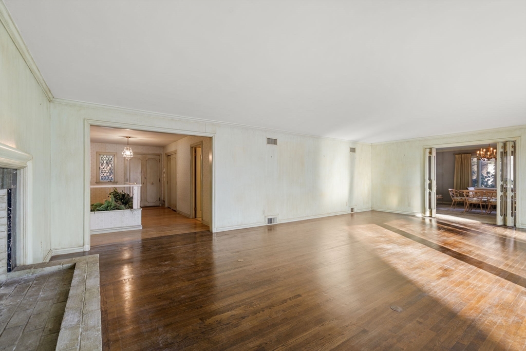 75 Maugus Ave