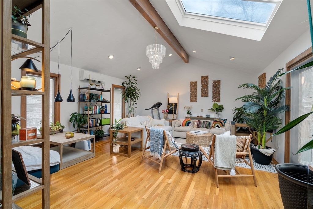 20 Livoli Rd